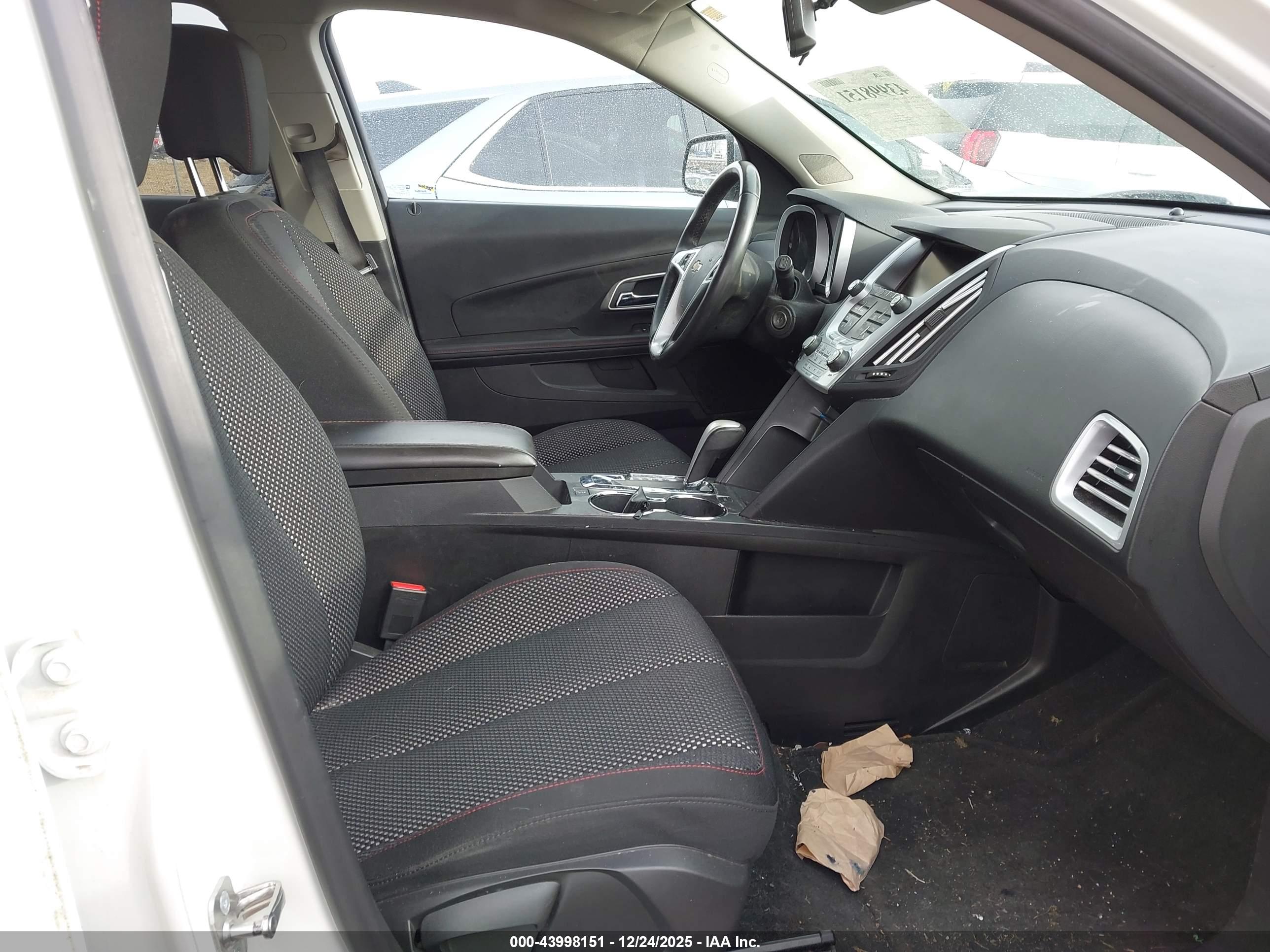 CHEVROLET EQUINOX image 8