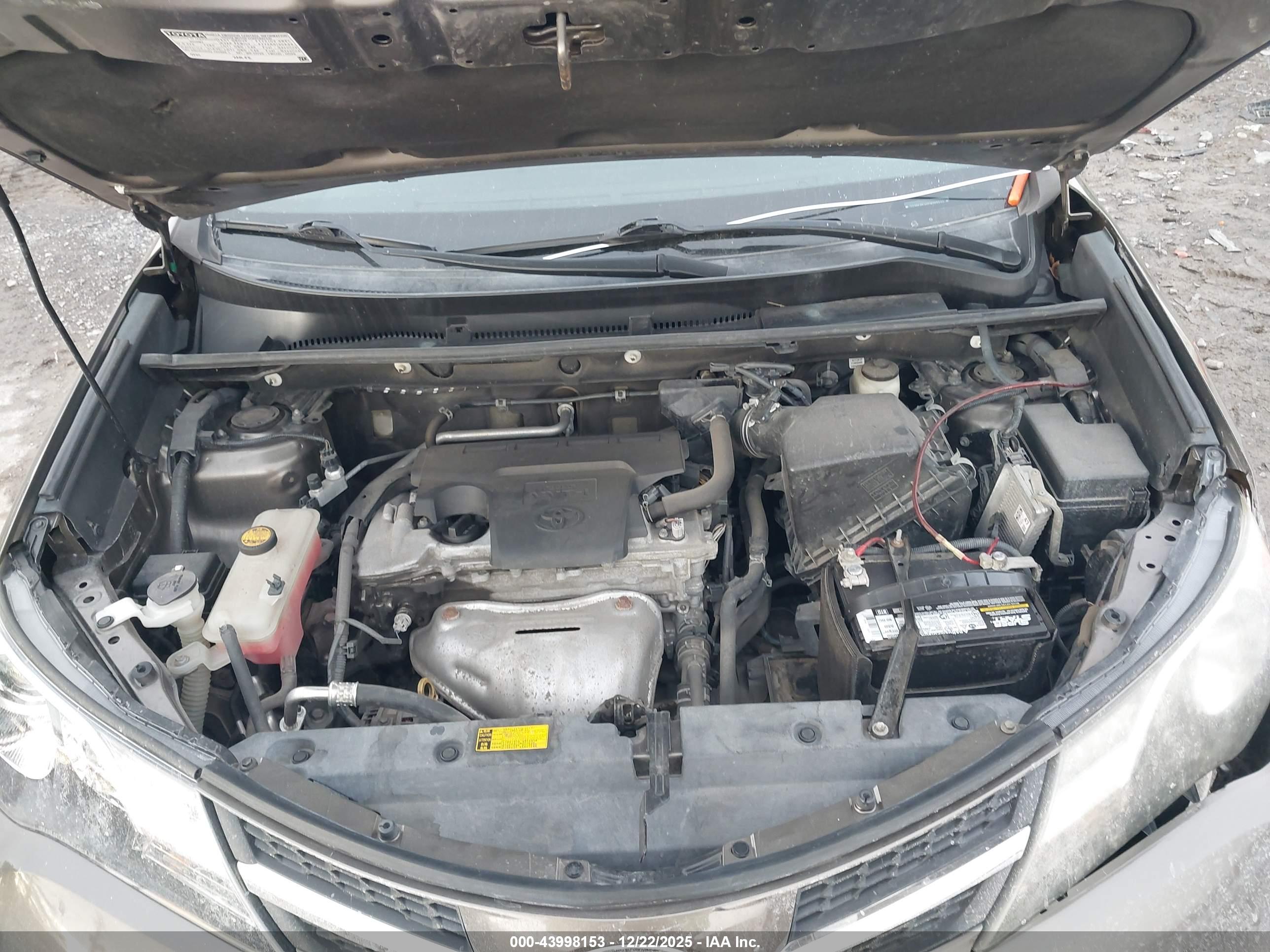 TOYOTA RAV4 image 10