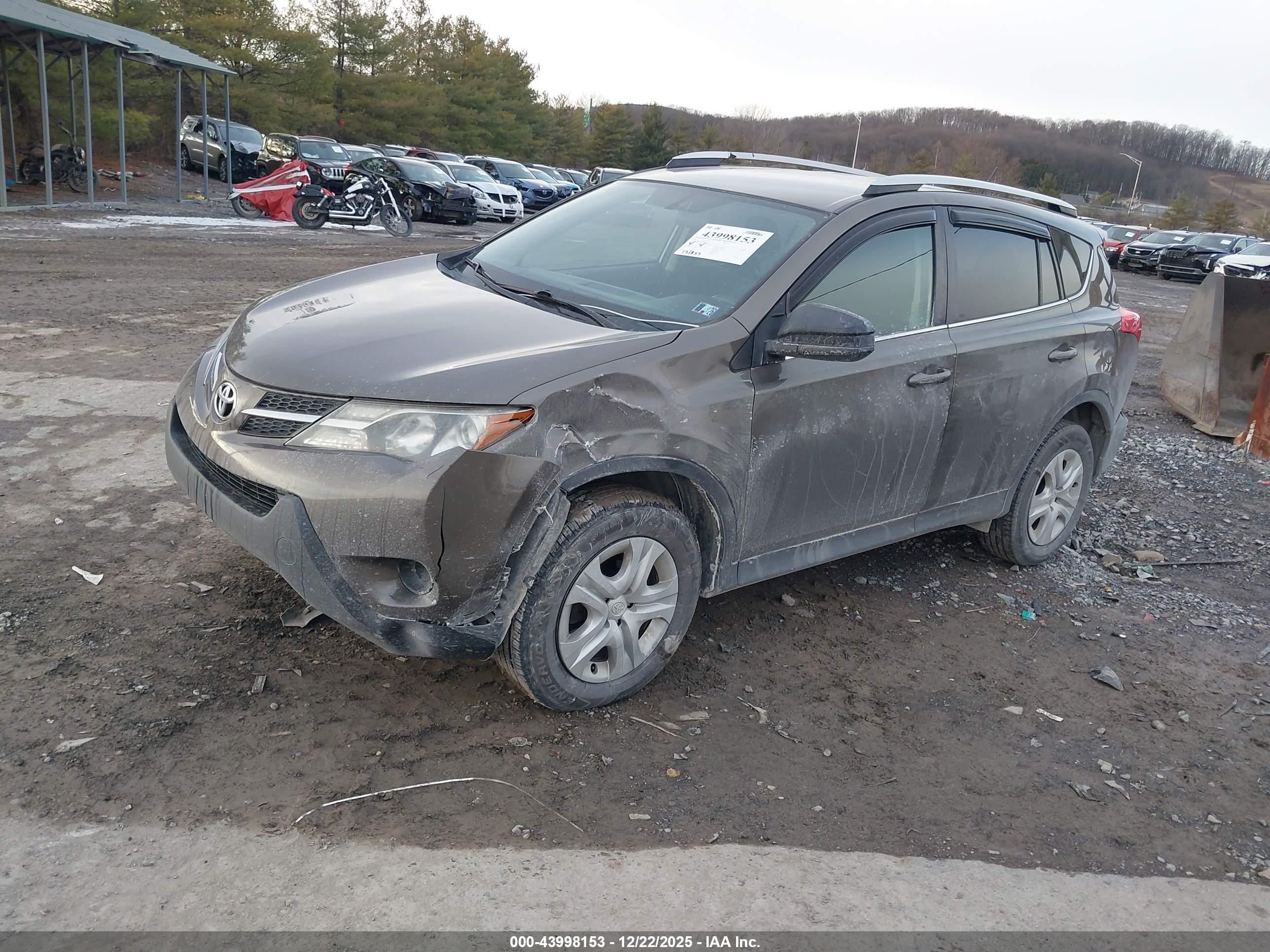 TOYOTA RAV4 image 2