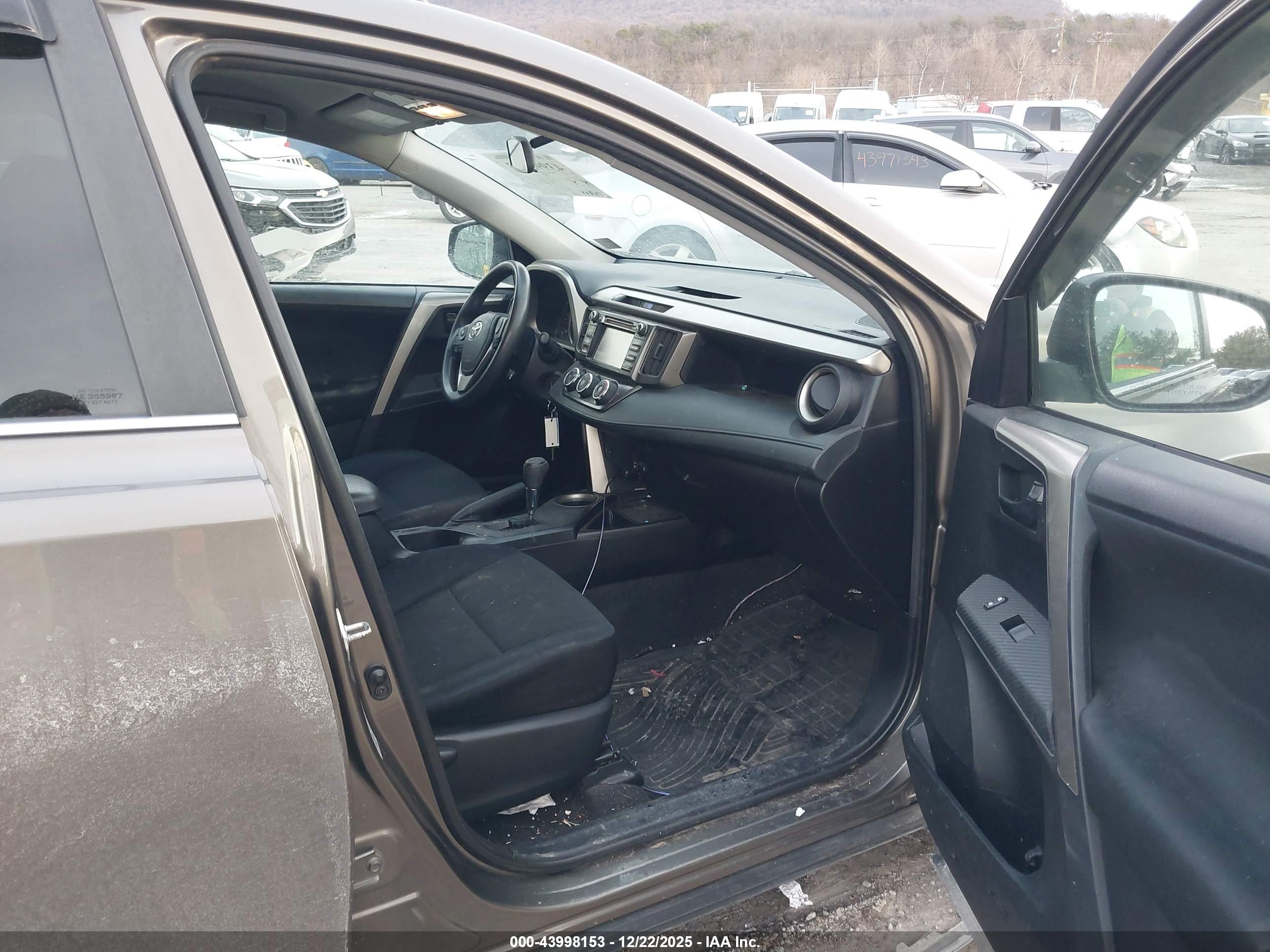 TOYOTA RAV4 image 5