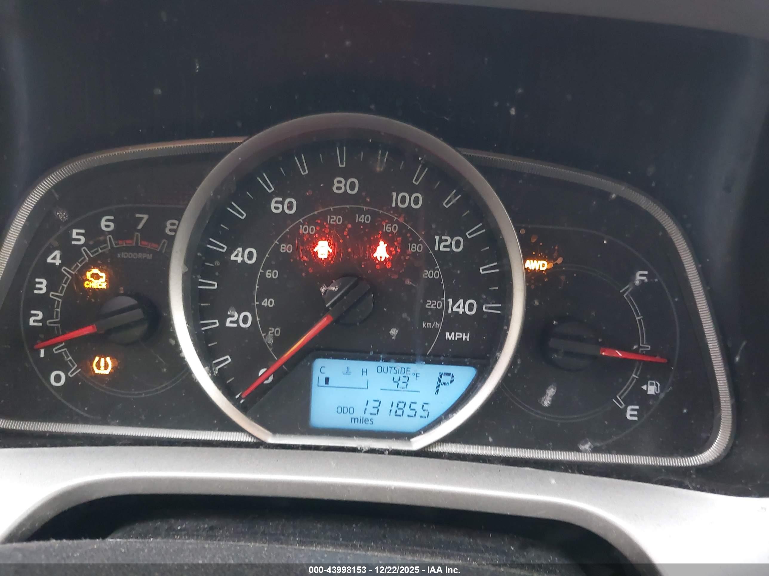 TOYOTA RAV4 image 7