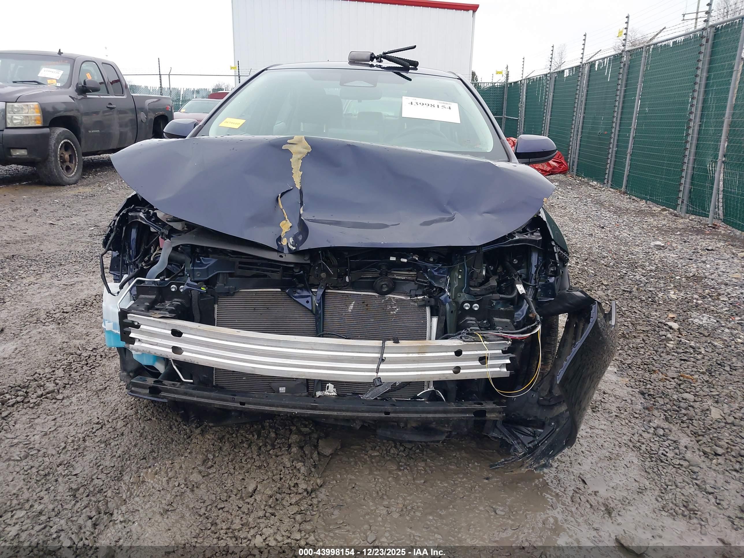 TOYOTA COROLLA image 6