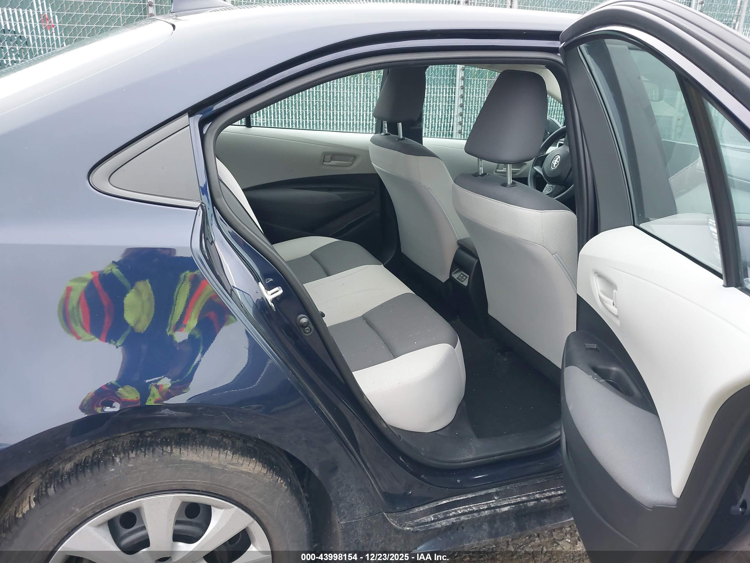 TOYOTA COROLLA image 8