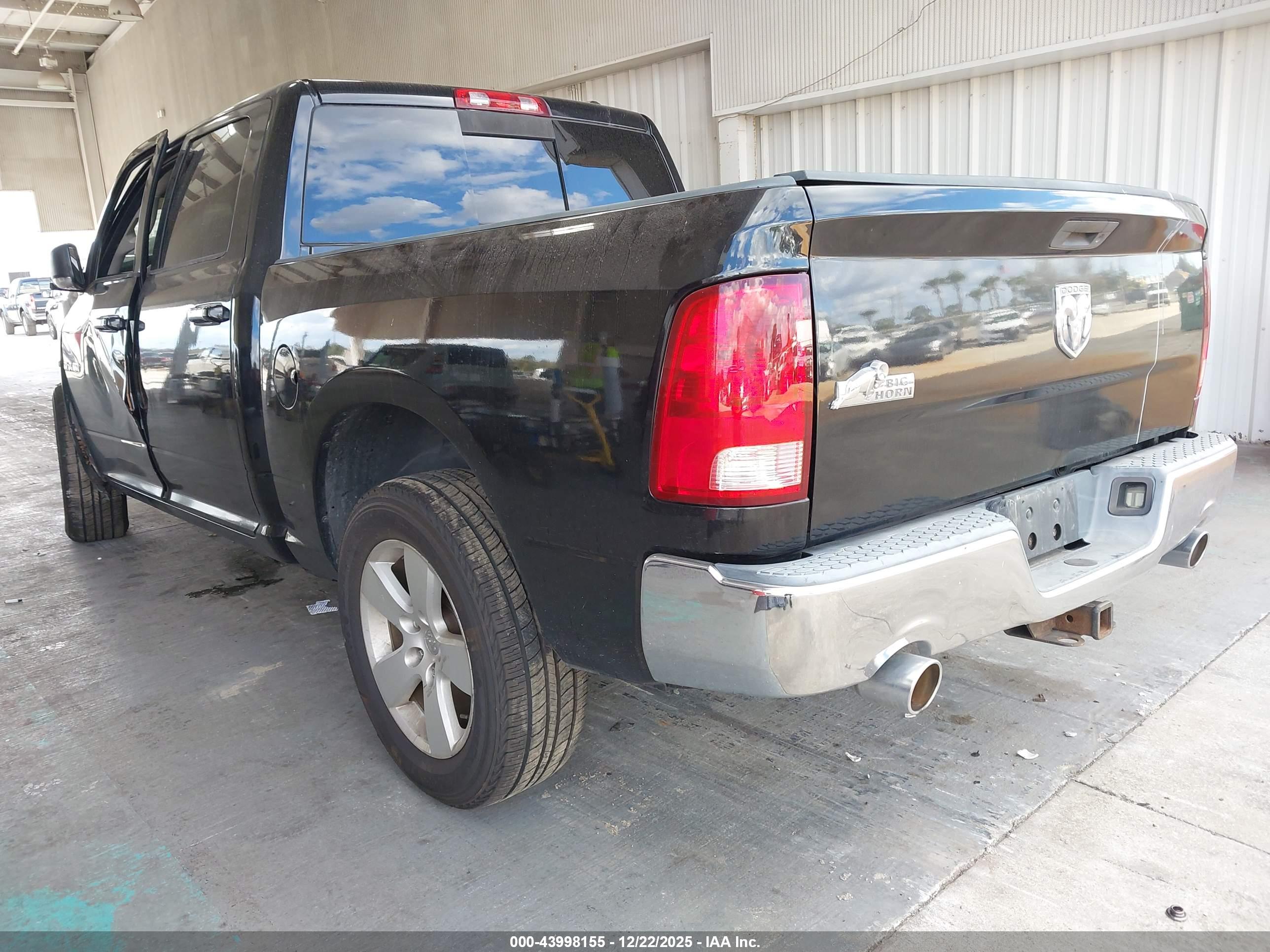 DODGE RAM image 3