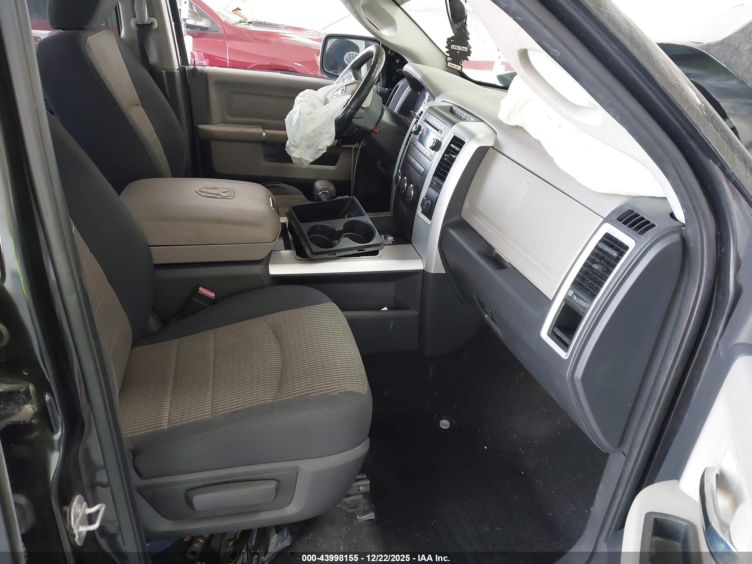 DODGE RAM image 5