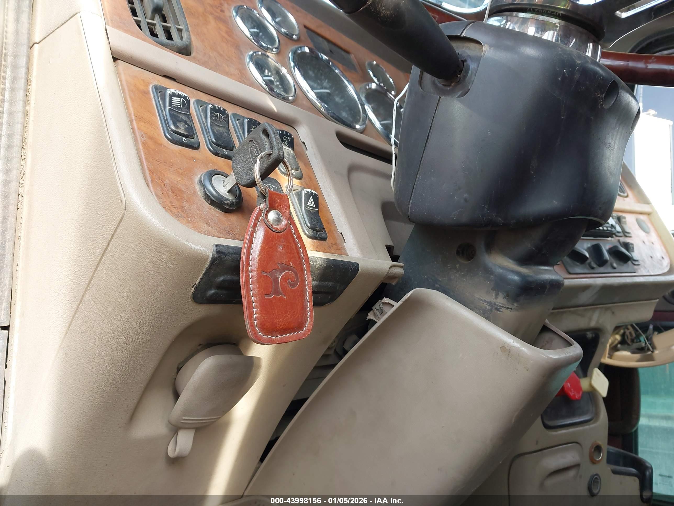 PETERBILT 378 image 11
