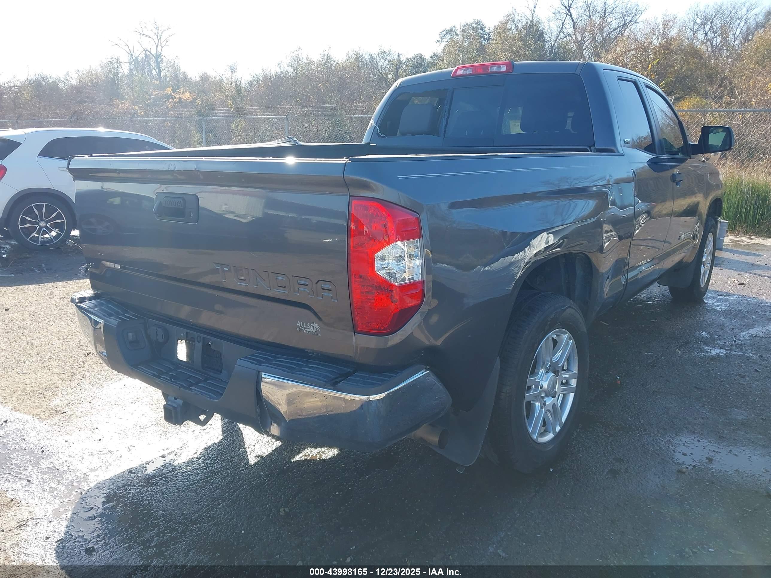 TOYOTA TUNDRA image 4