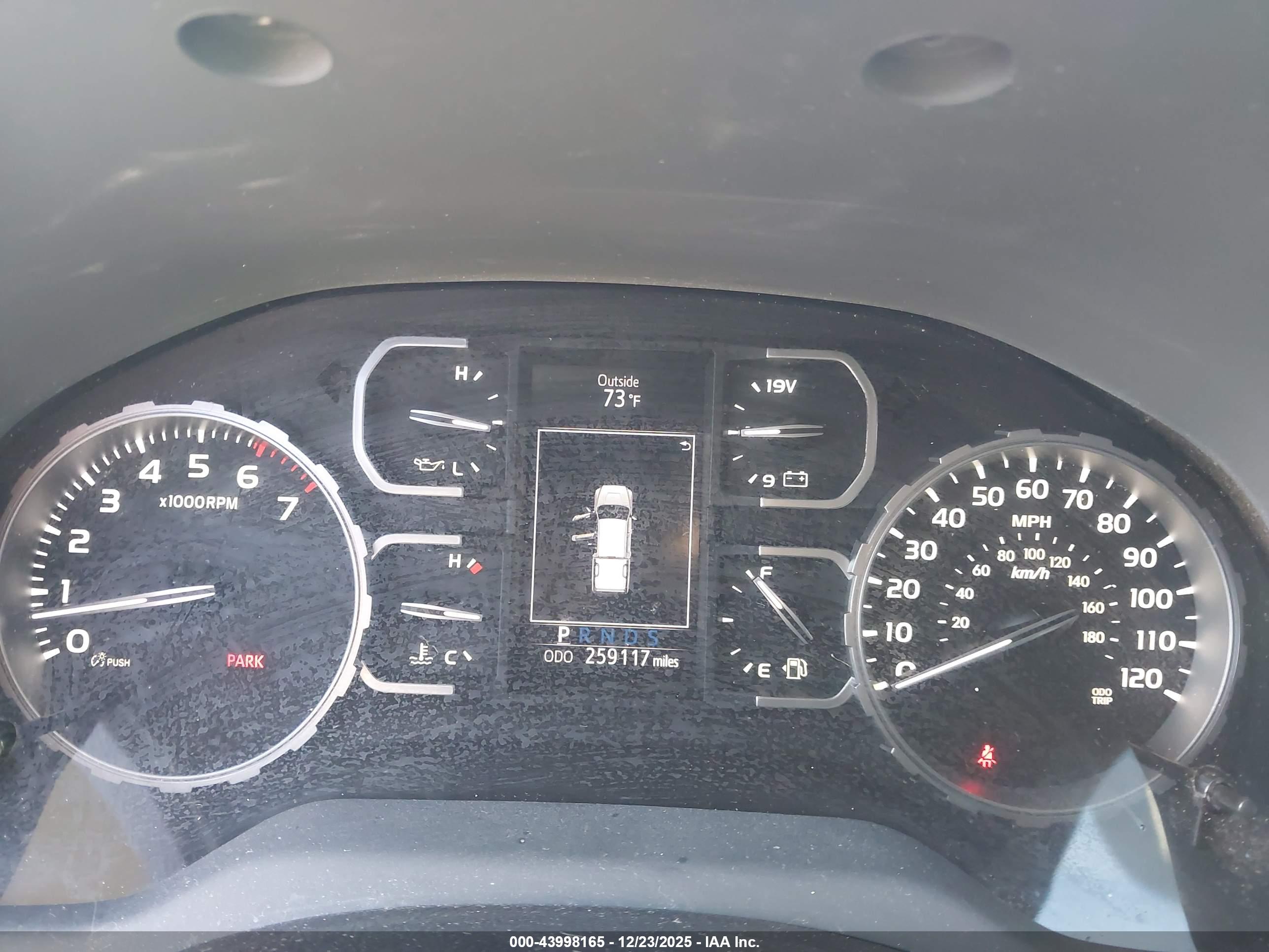 TOYOTA TUNDRA image 7
