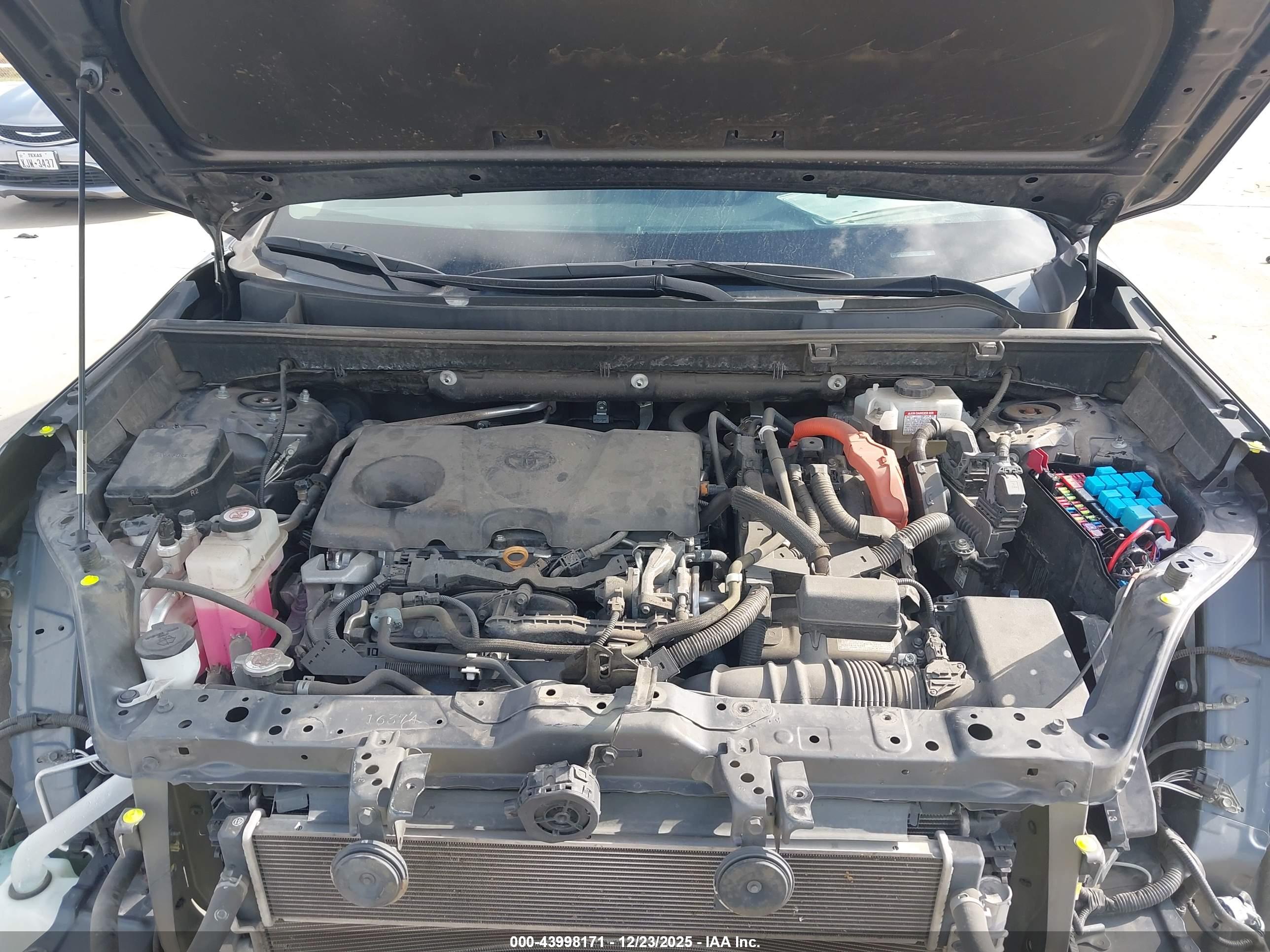 TOYOTA RAV4 image 10