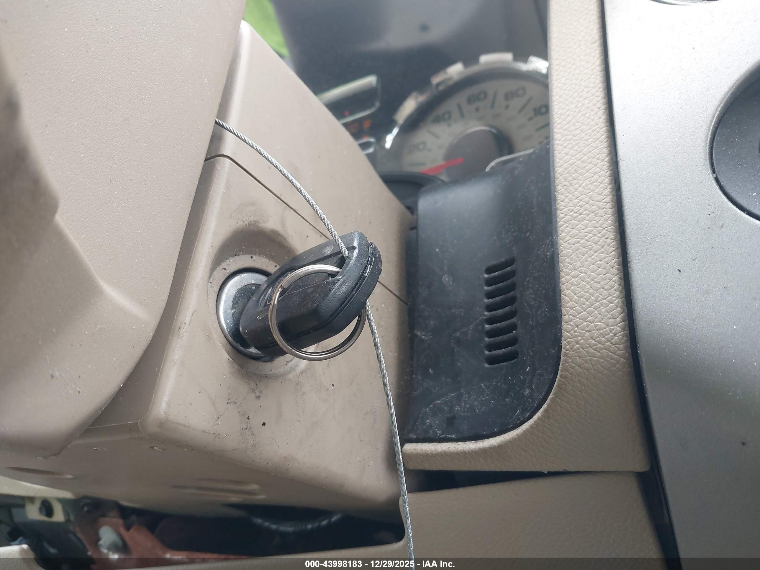 FORD EXPEDITION image 11