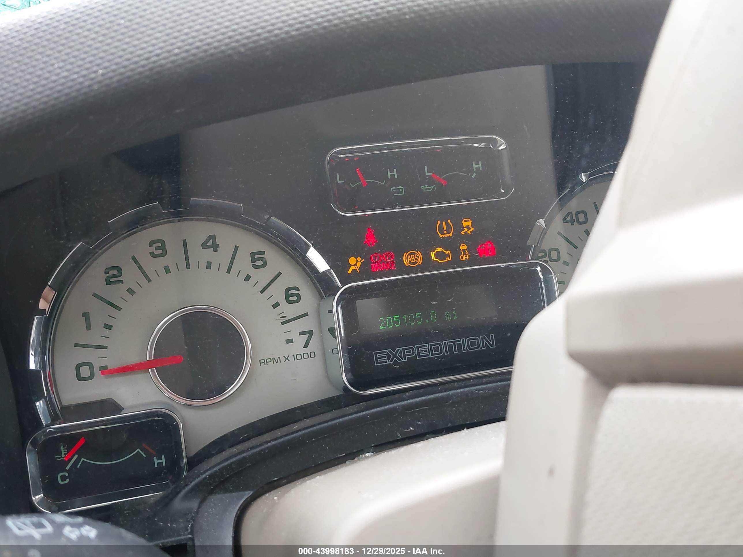 FORD EXPEDITION image 7