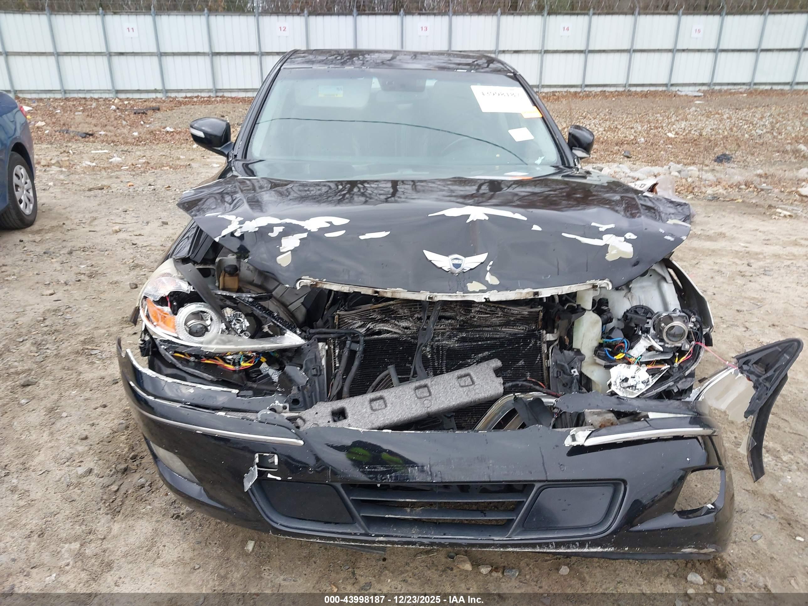 HYUNDAI GENESIS image 6