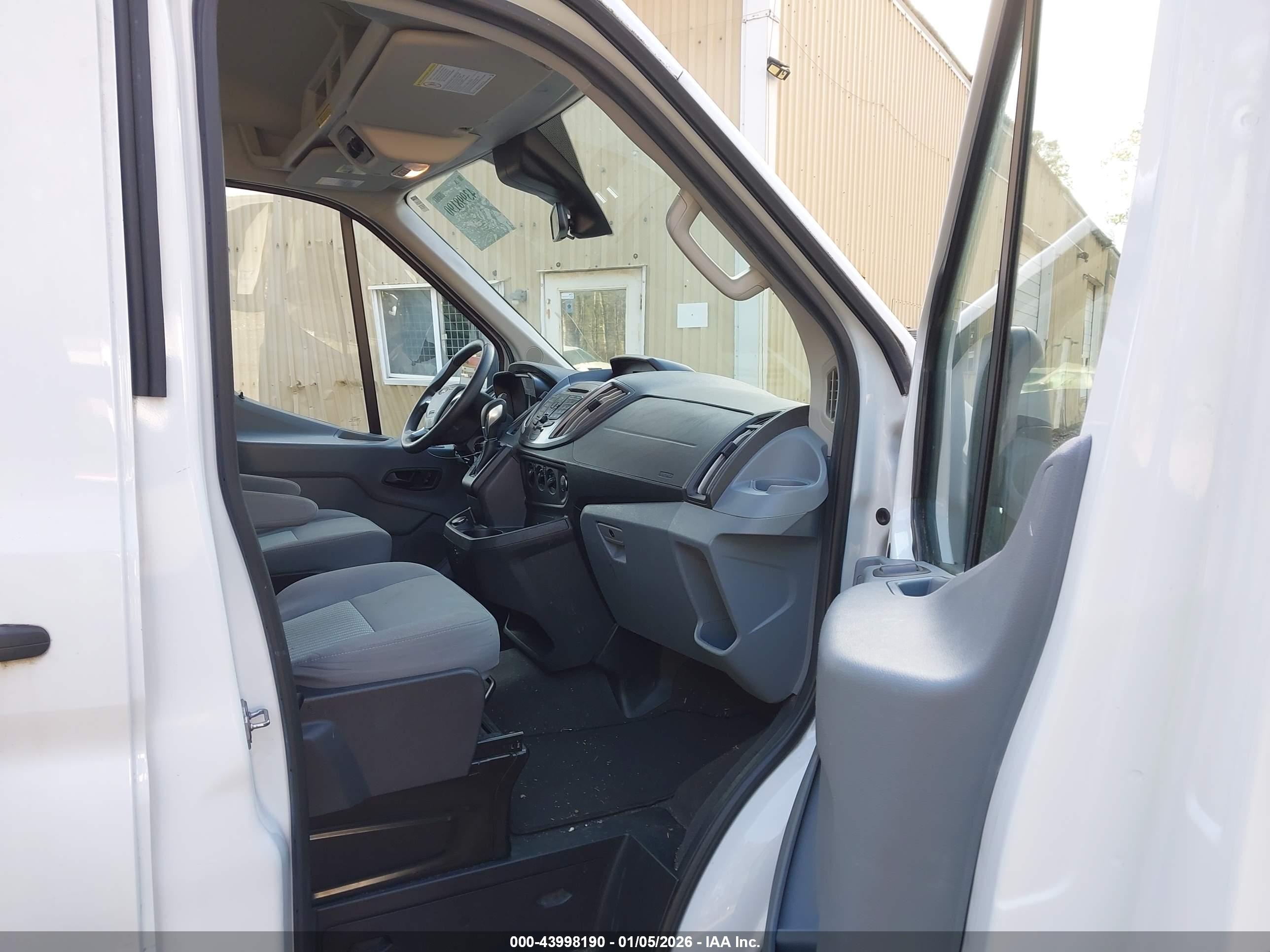 FORD TRANSIT-350 image 5