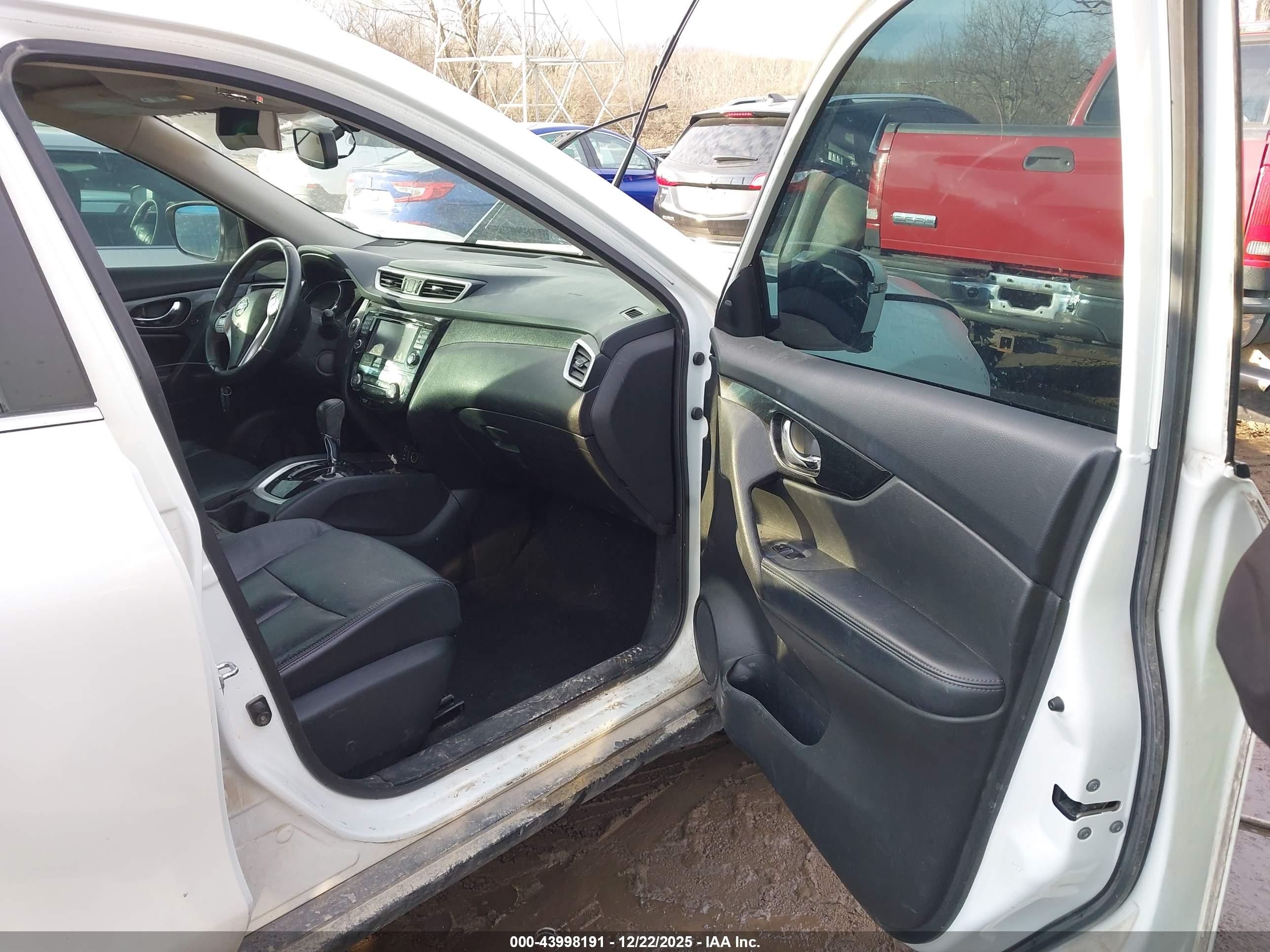 NISSAN ROGUE image 5