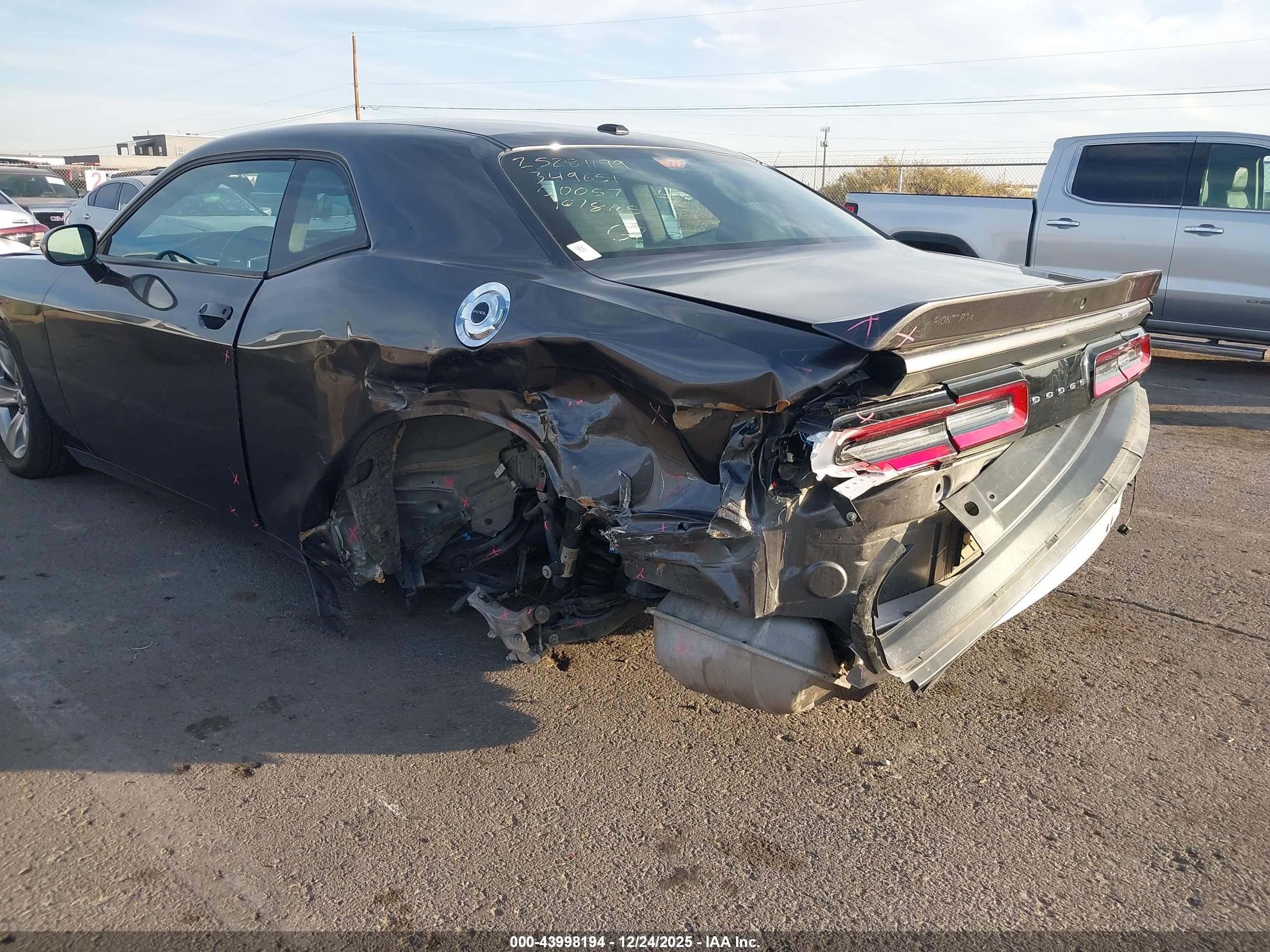 DODGE CHALLENGER image 6