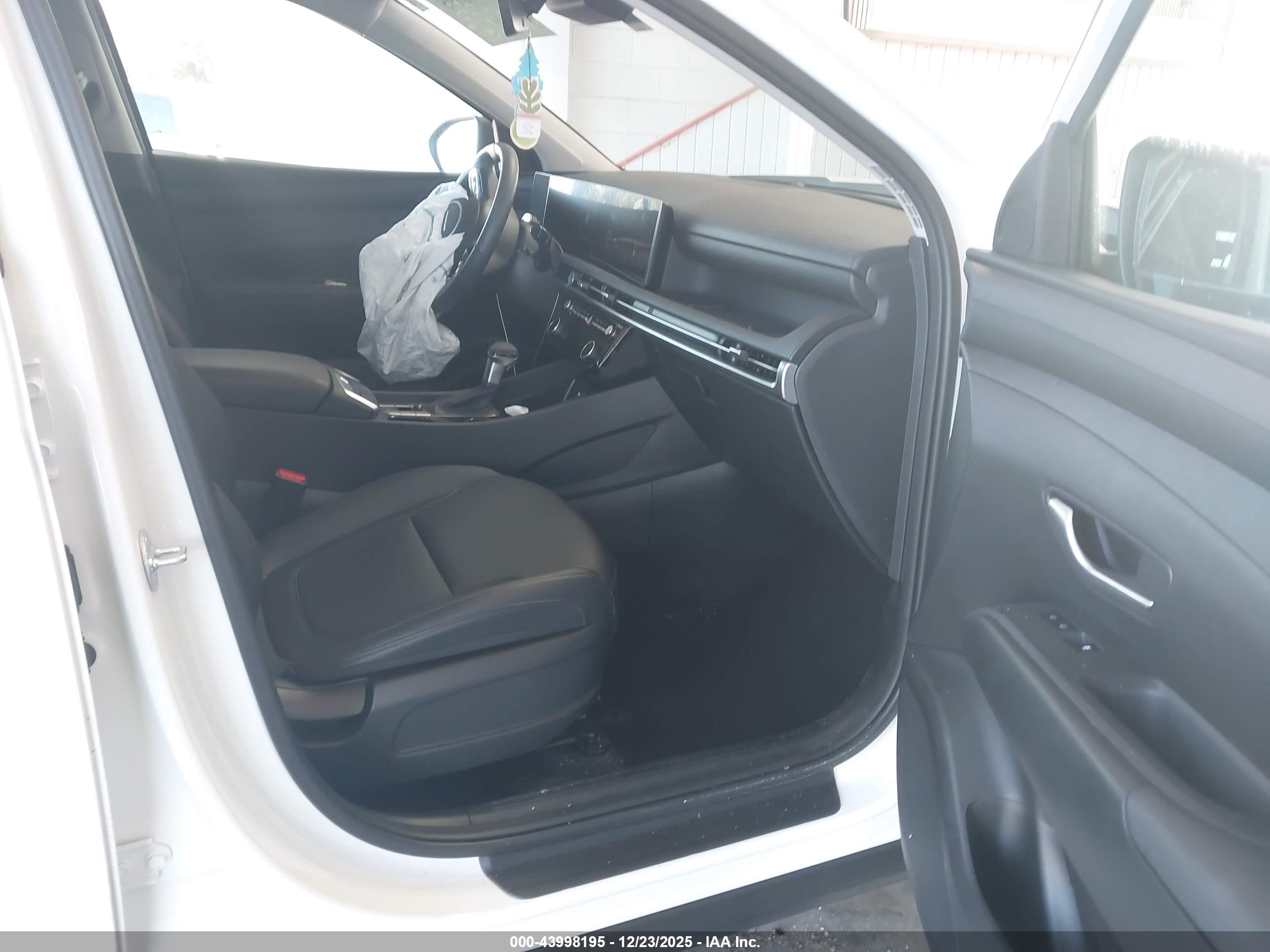 HYUNDAI TUCSON image 5