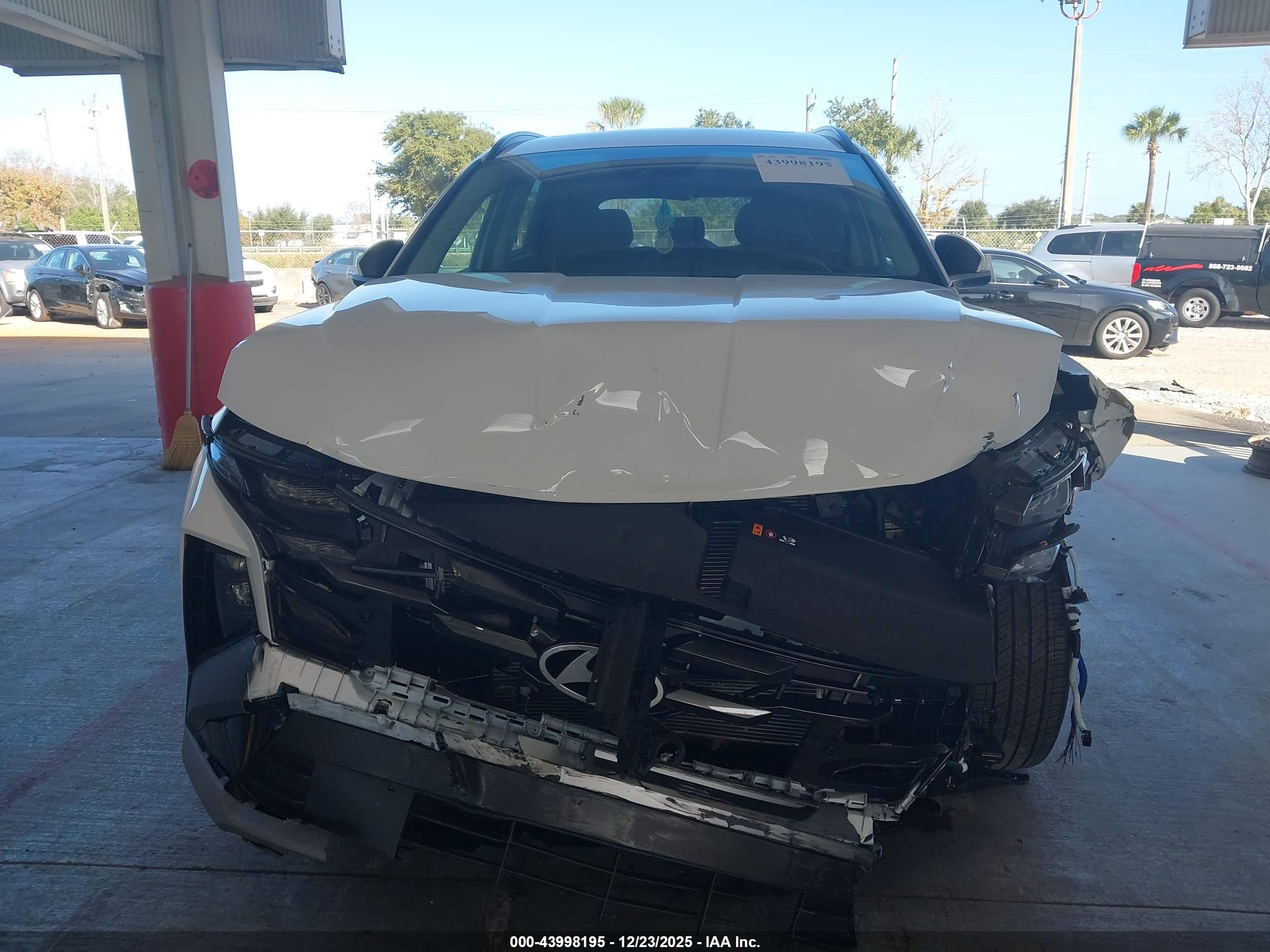 HYUNDAI TUCSON image 6