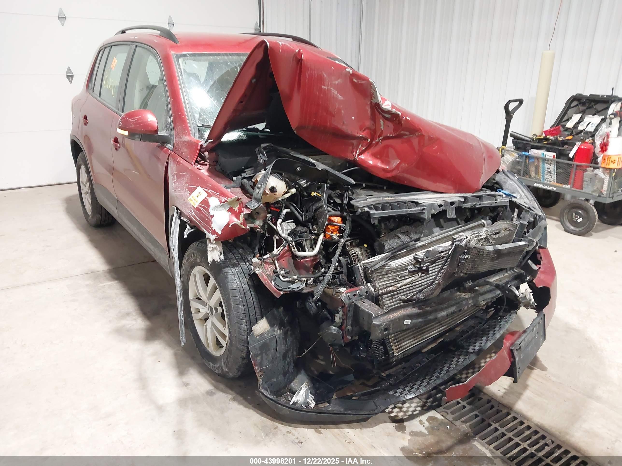 VOLKSWAGEN TIGUAN image 6