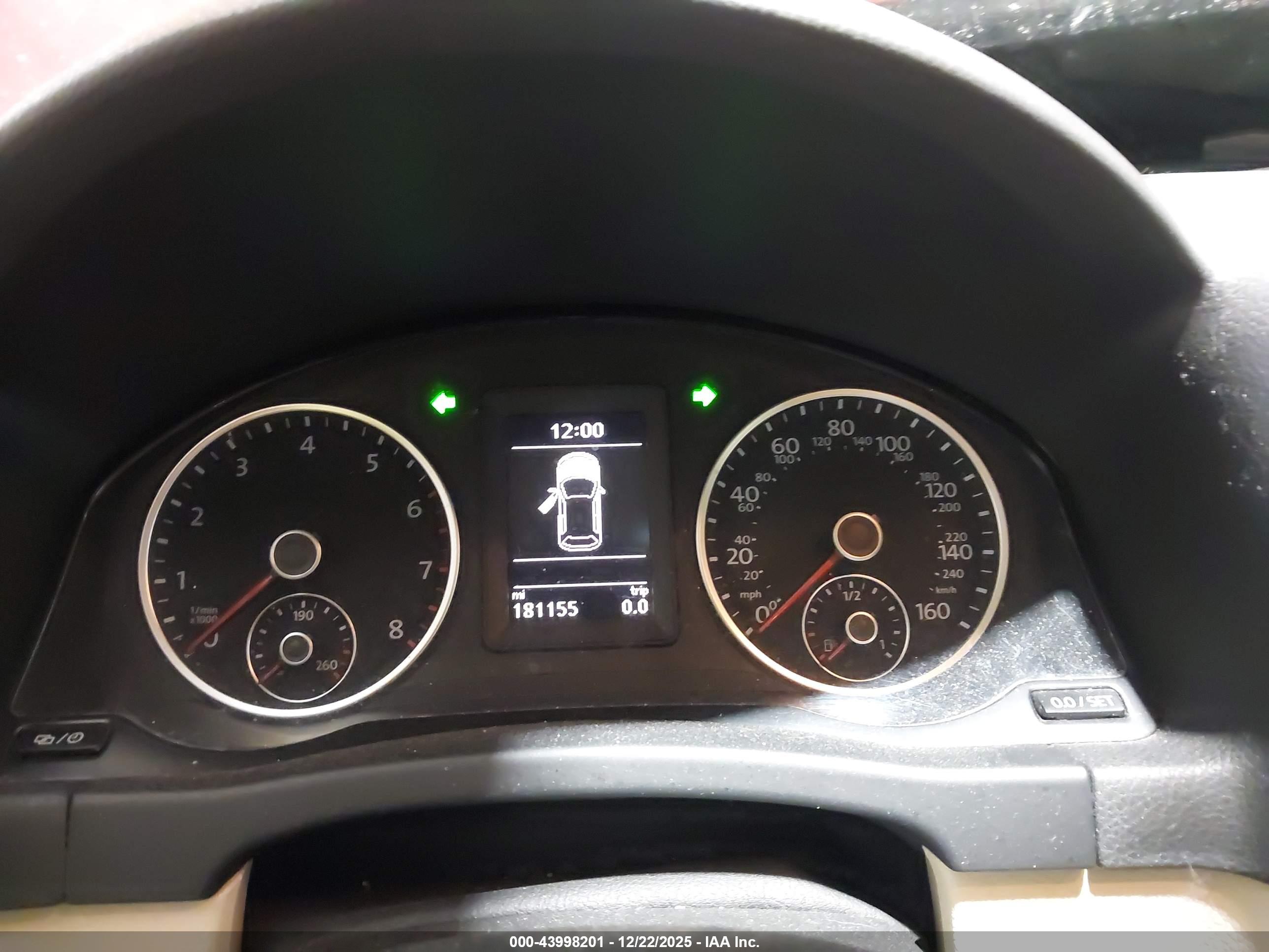VOLKSWAGEN TIGUAN image 7
