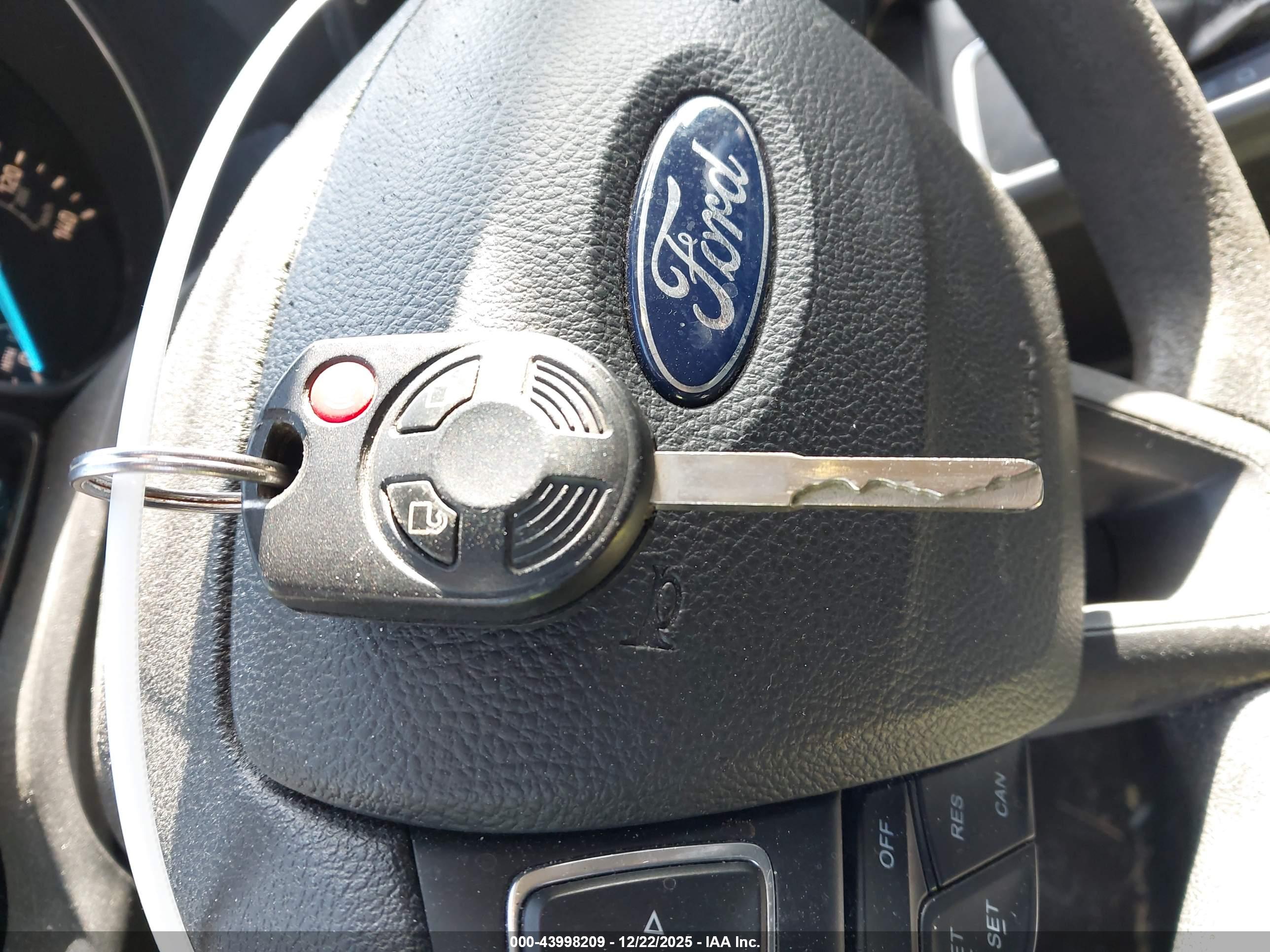 FORD ESCAPE image 11