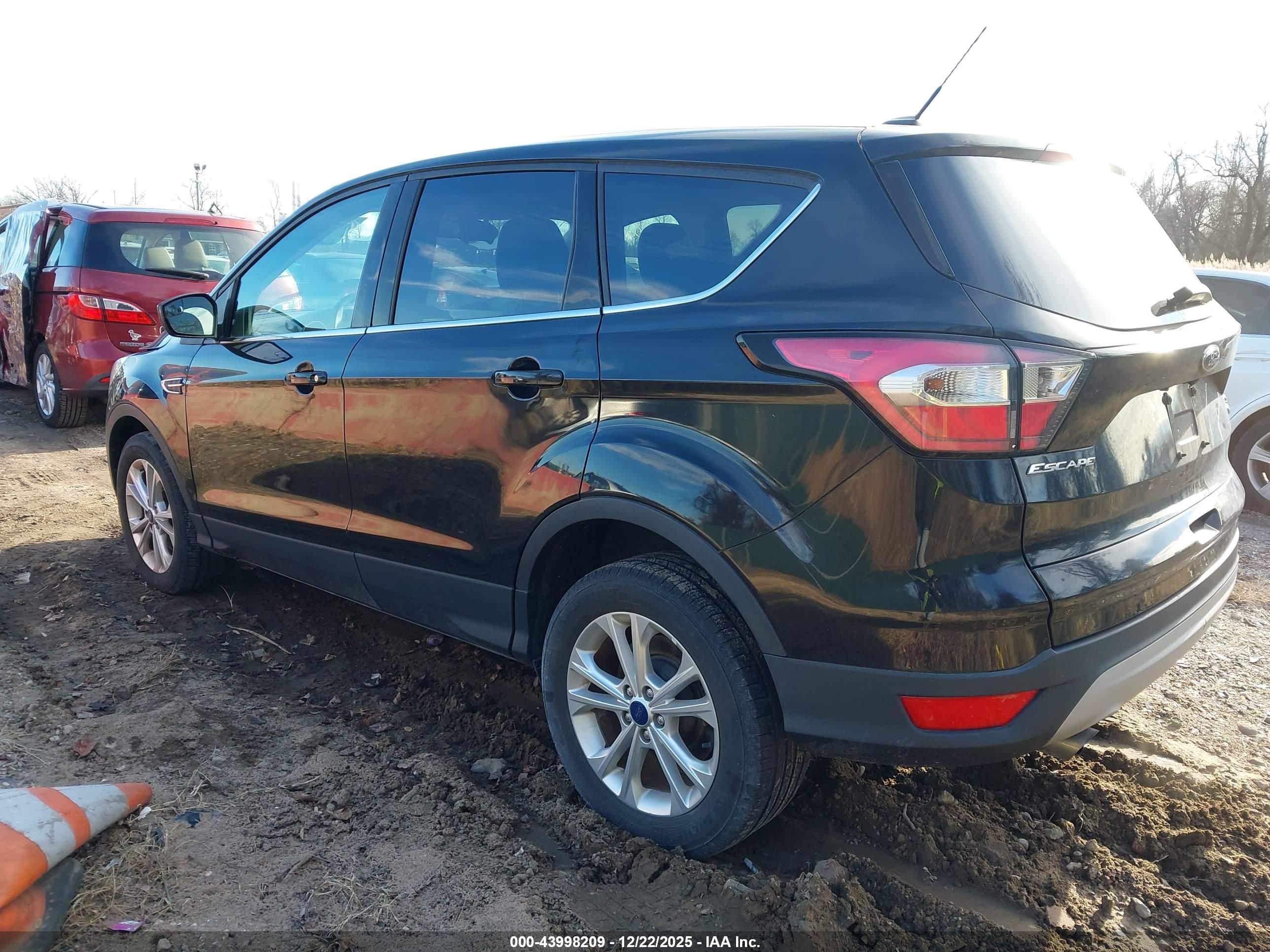 FORD ESCAPE image 3