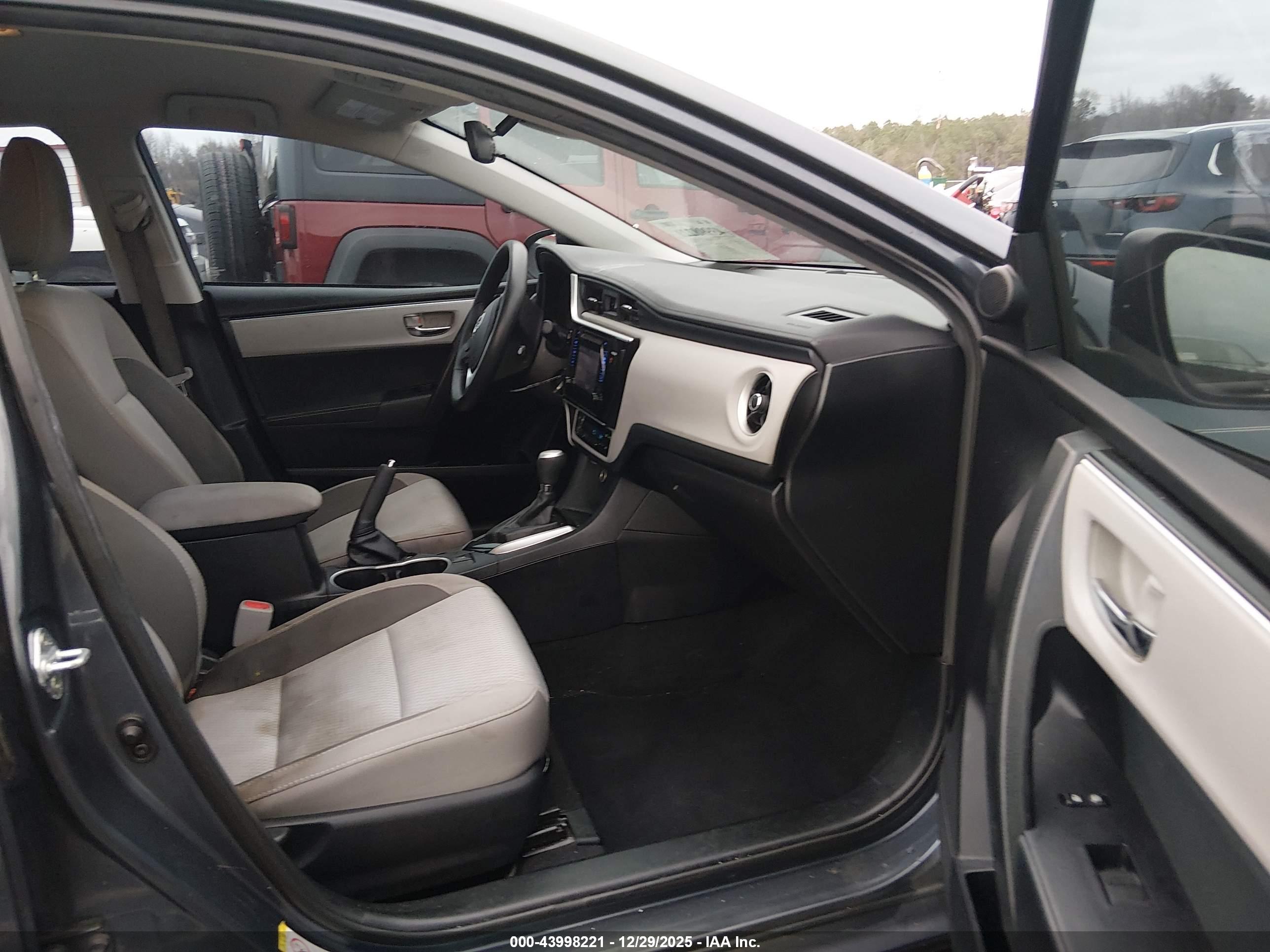 TOYOTA COROLLA image 5