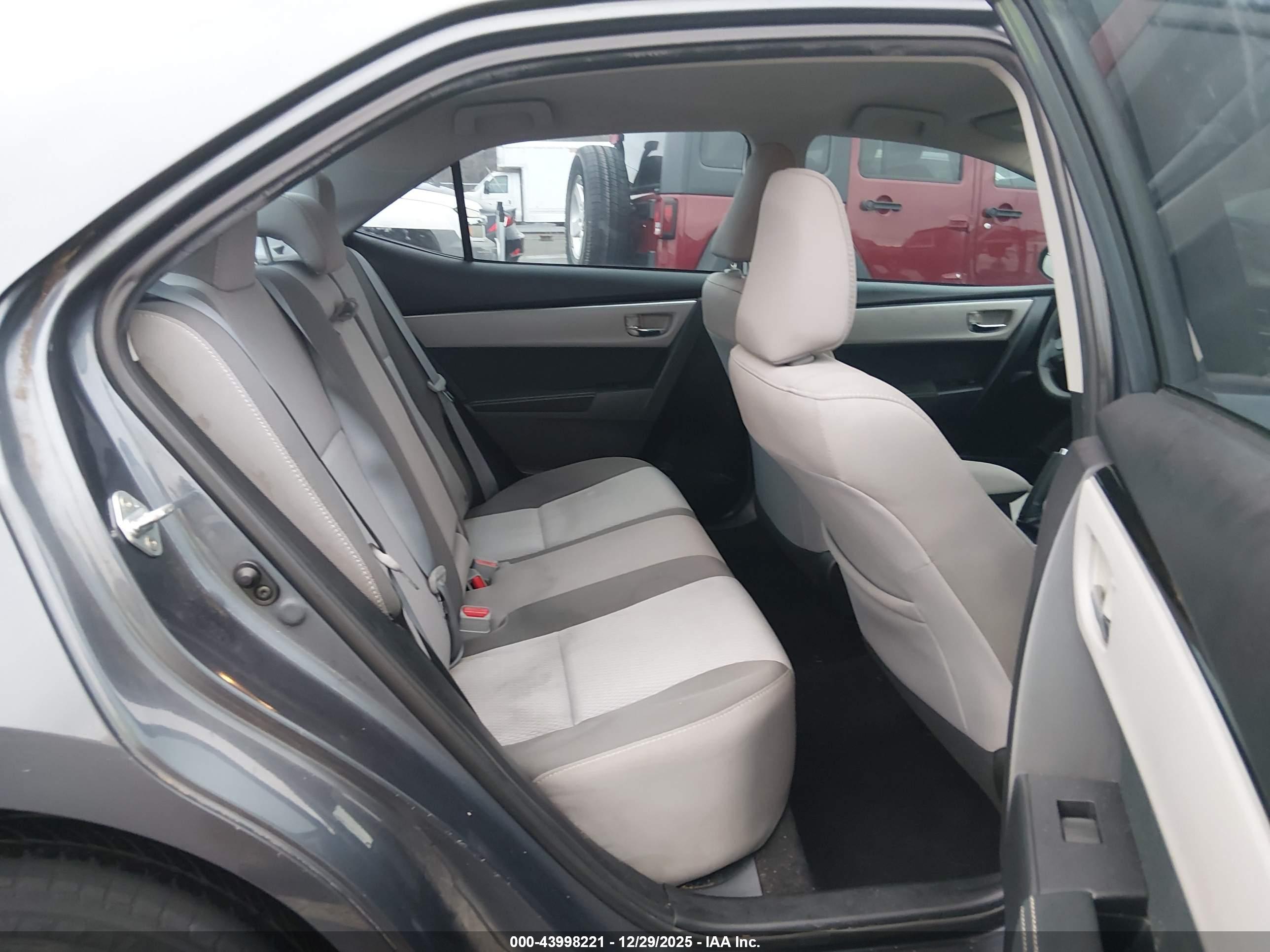 TOYOTA COROLLA image 8