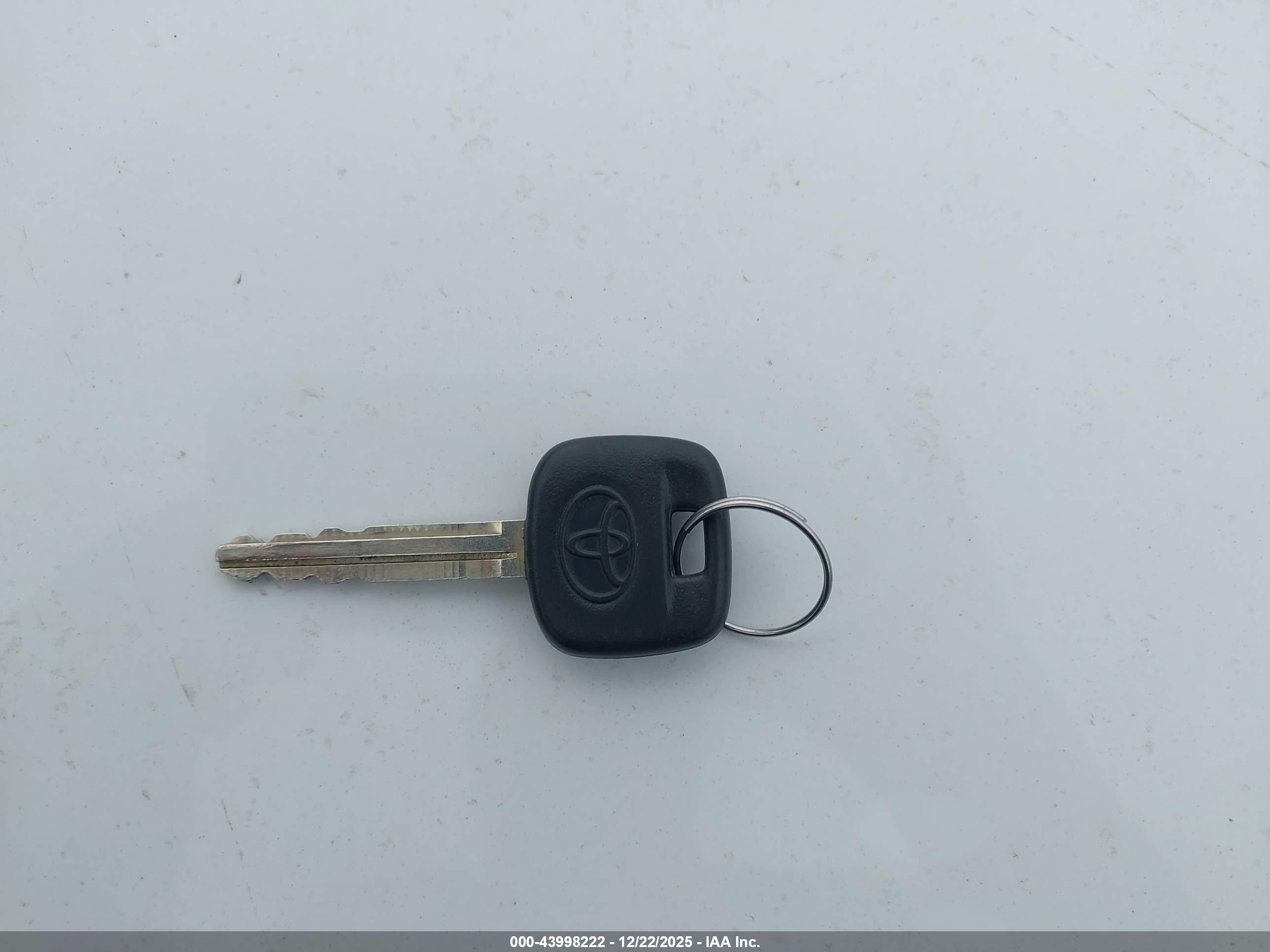 TOYOTA YARIS image 11