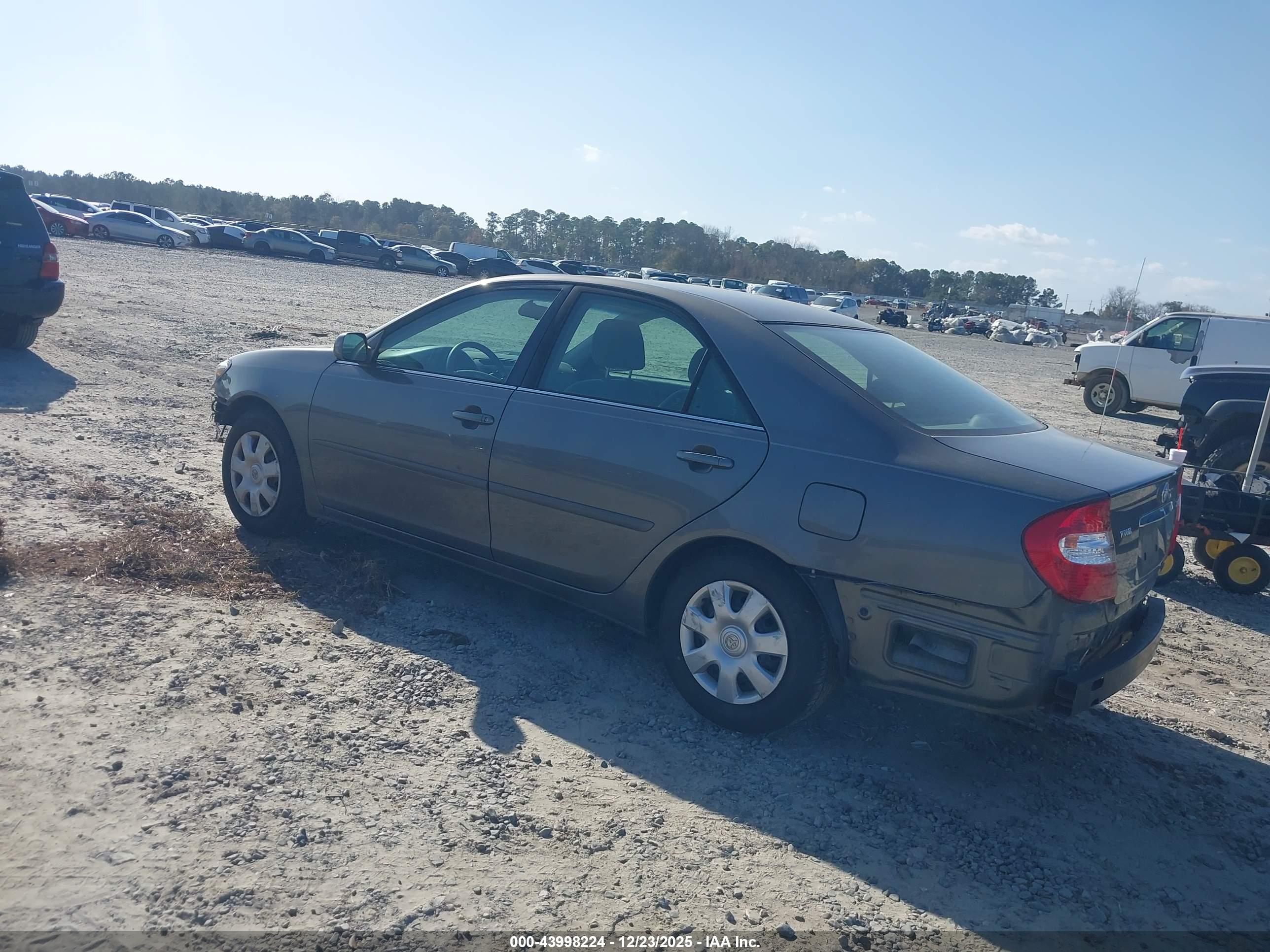 TOYOTA CAMRY image 3