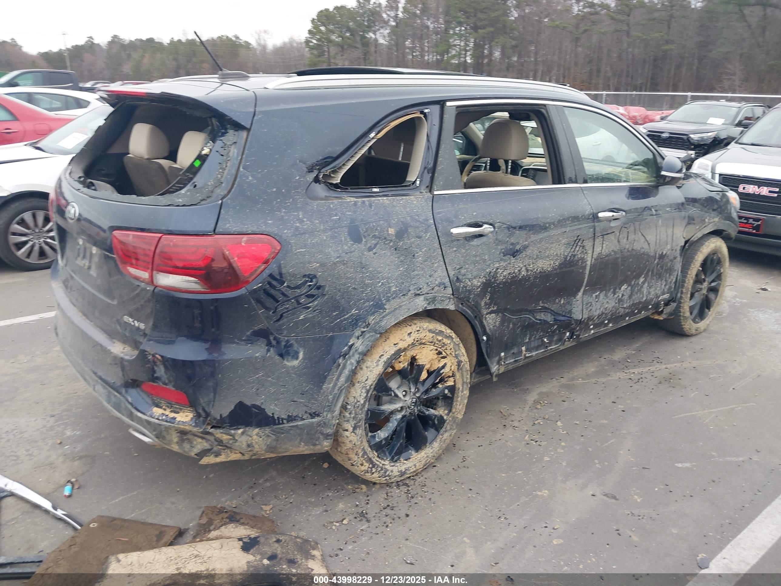 KIA SORENTO image 4