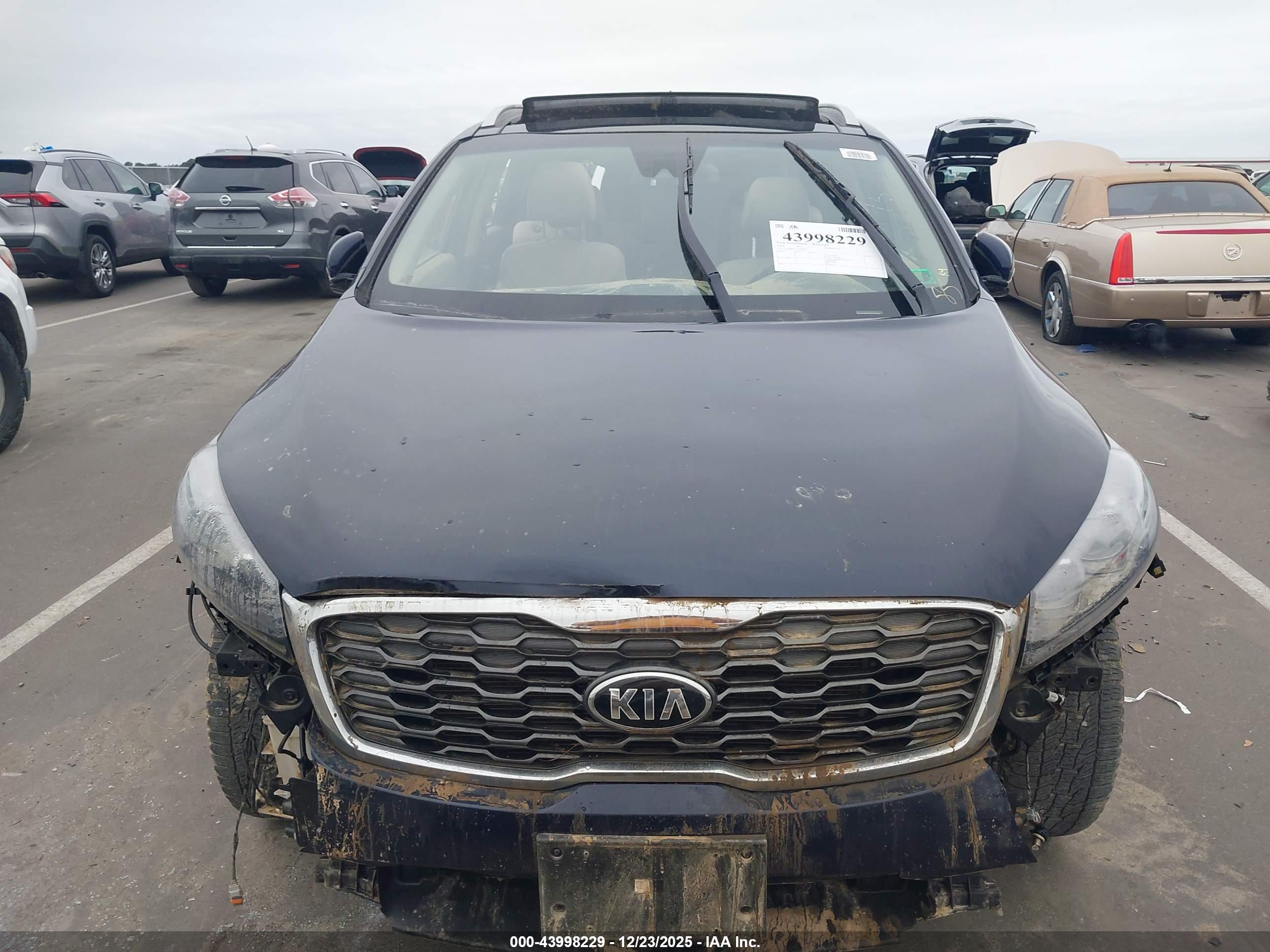 KIA SORENTO image 6