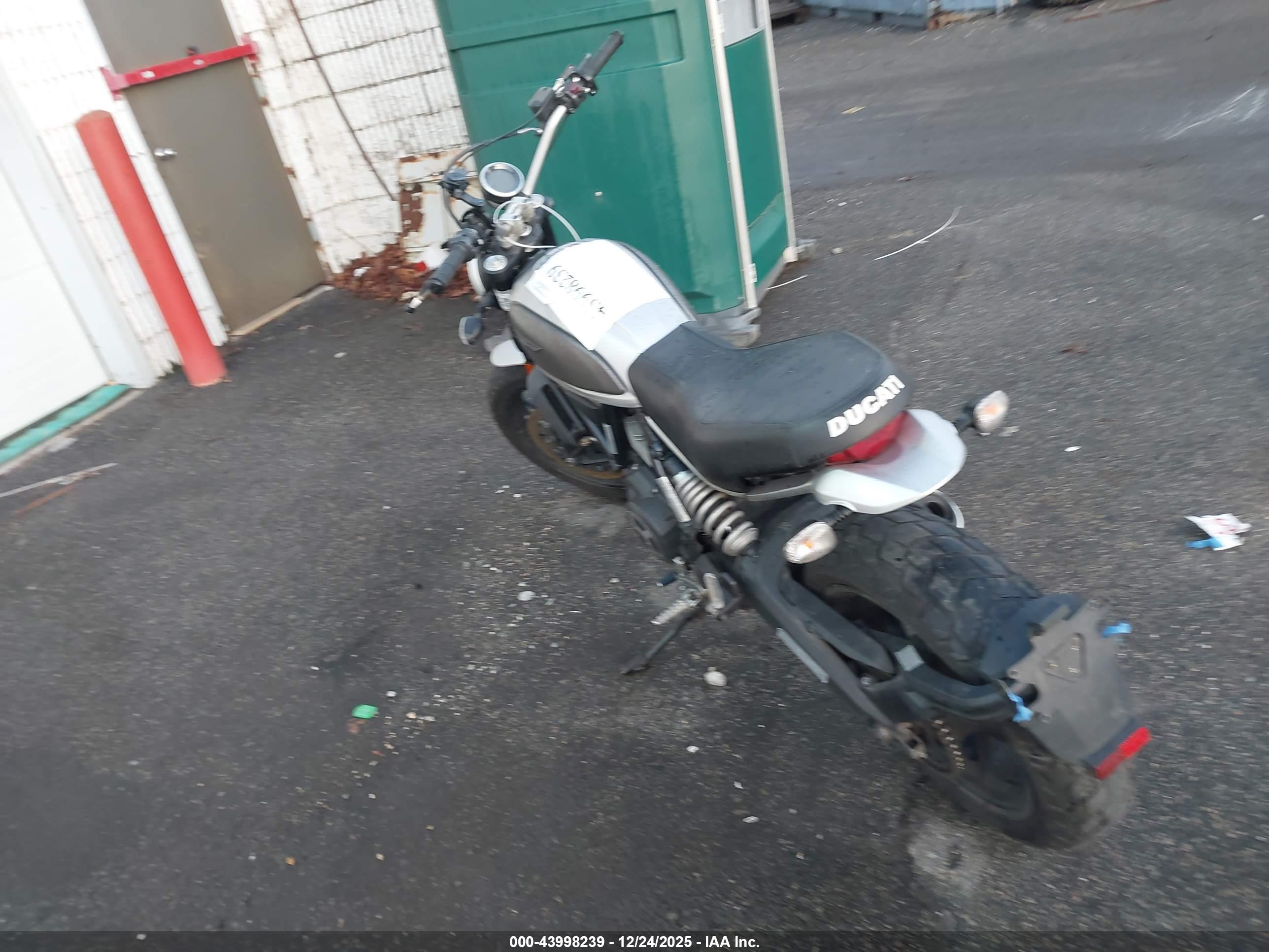 DUCATI SCRAMBLER image 3