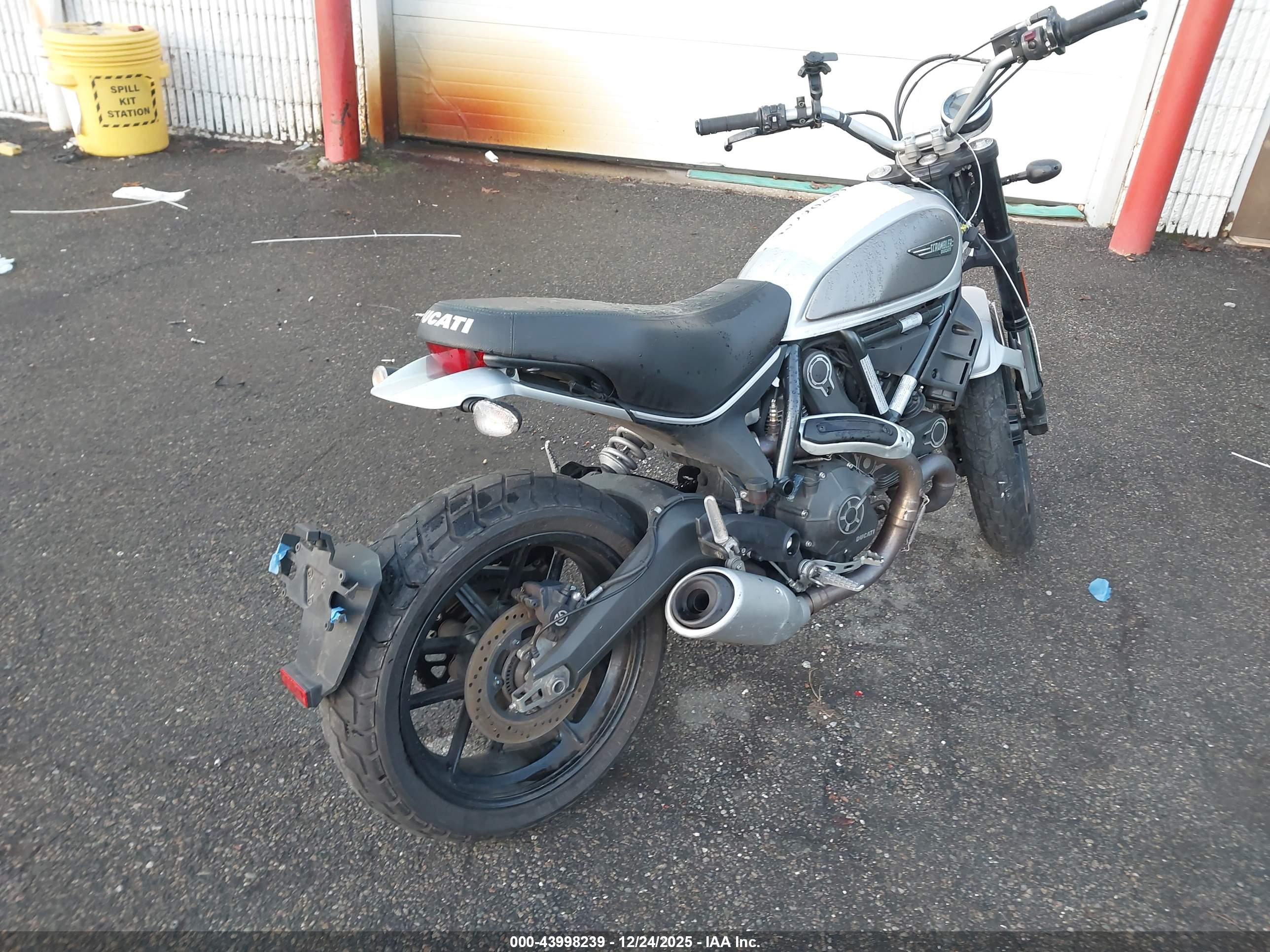DUCATI SCRAMBLER image 4