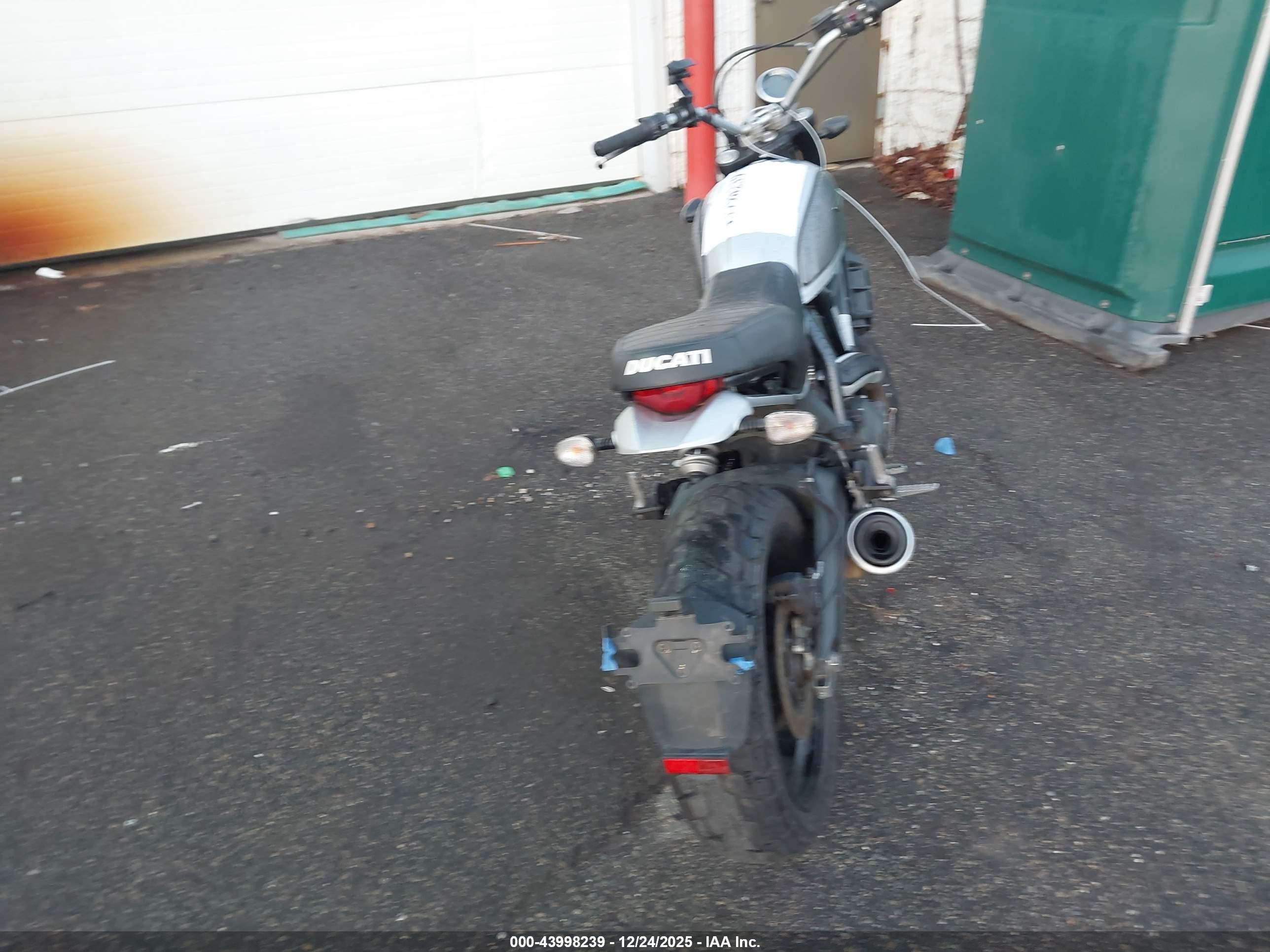 DUCATI SCRAMBLER image 6