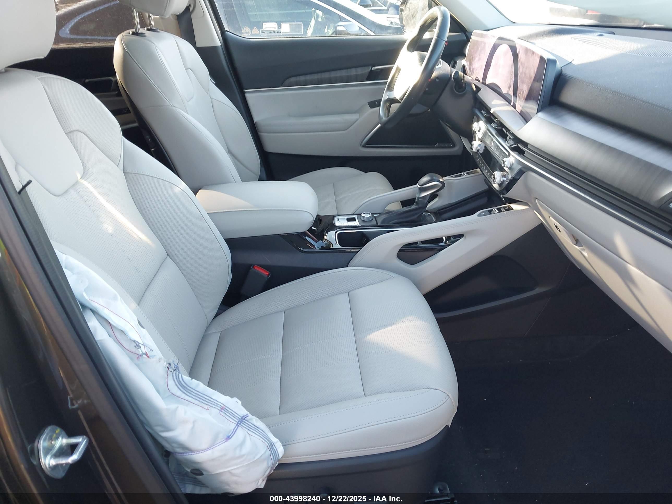 KIA TELLURIDE image 5