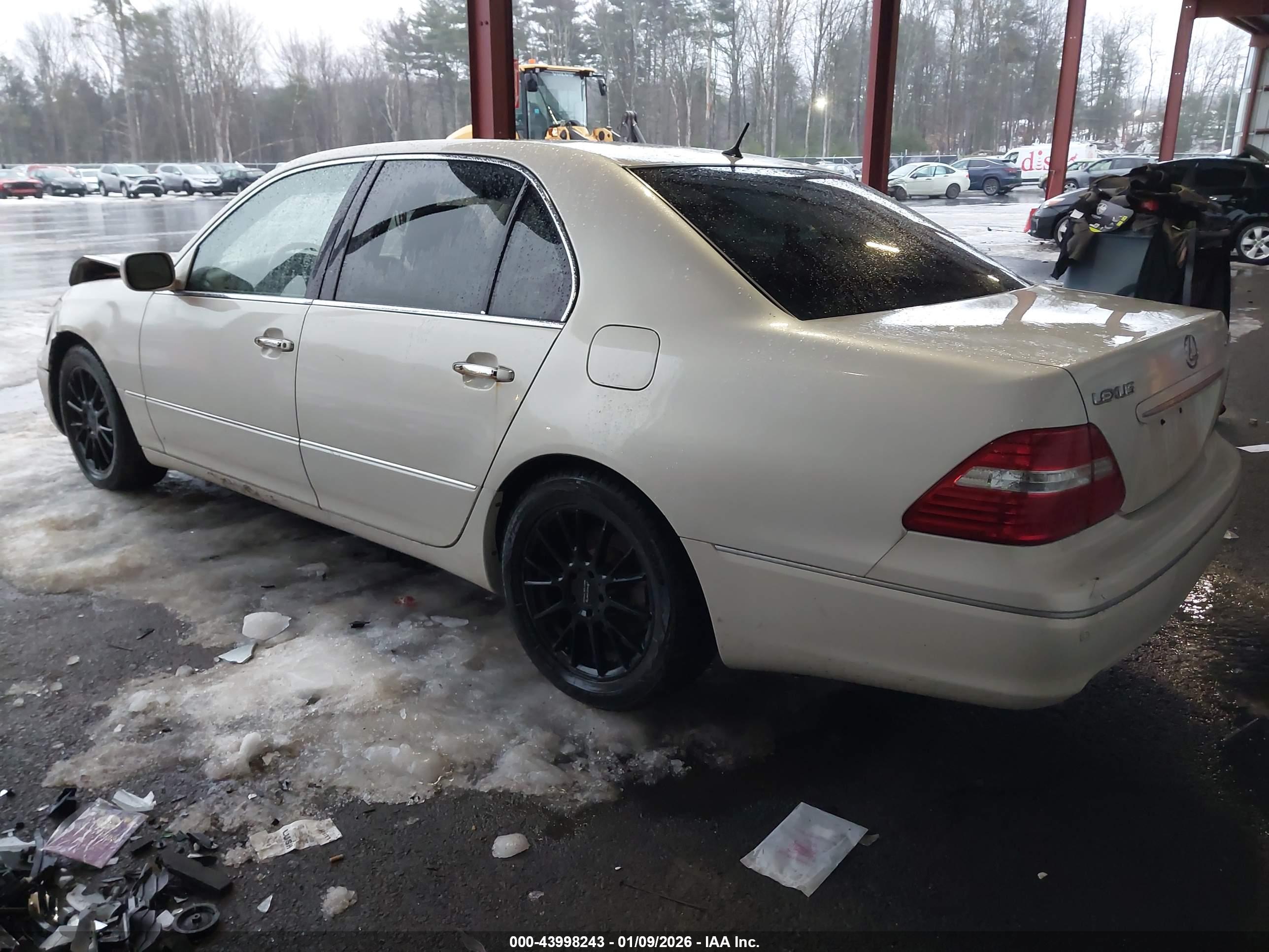 LEXUS LS image 3