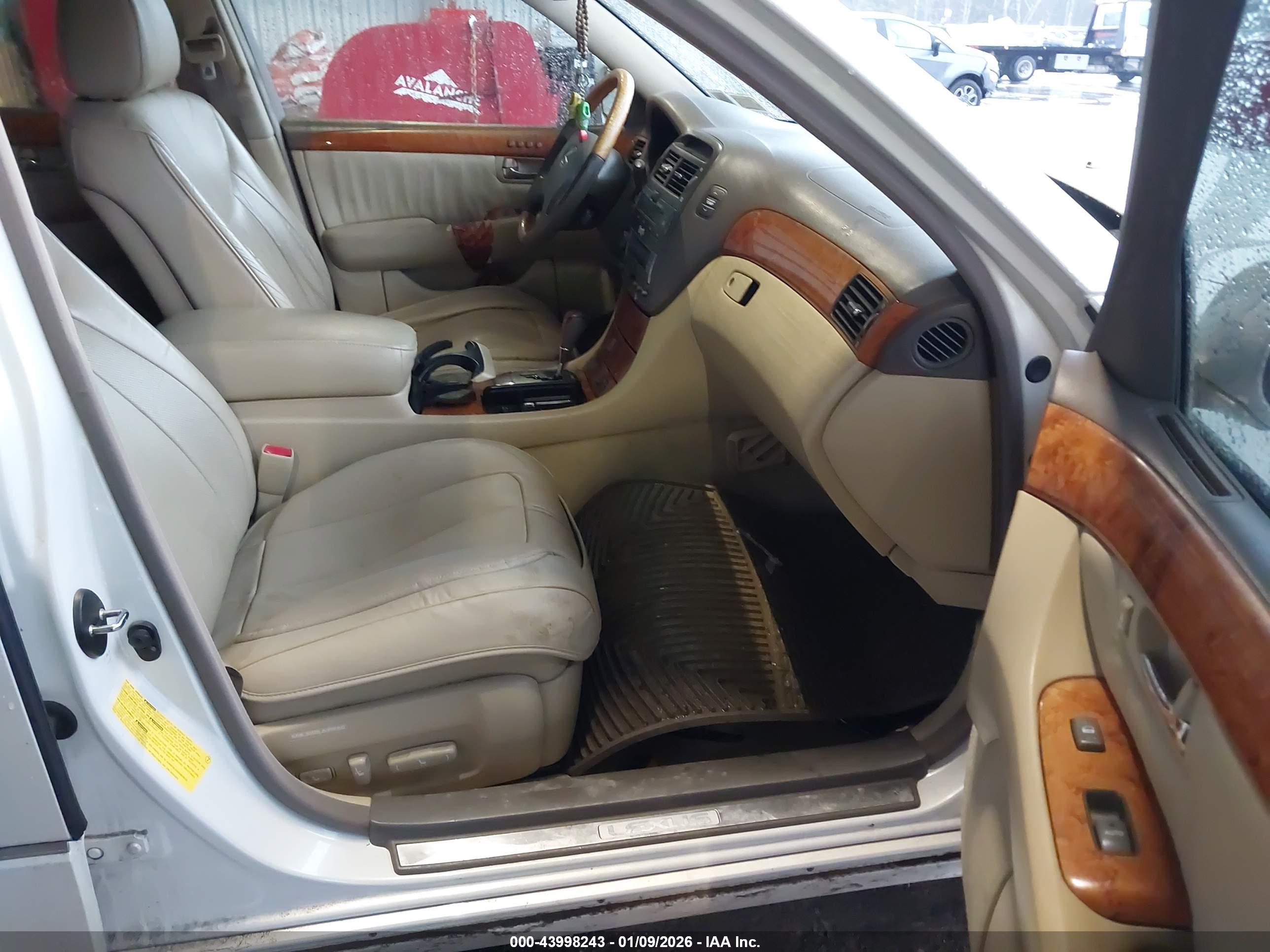 LEXUS LS image 5