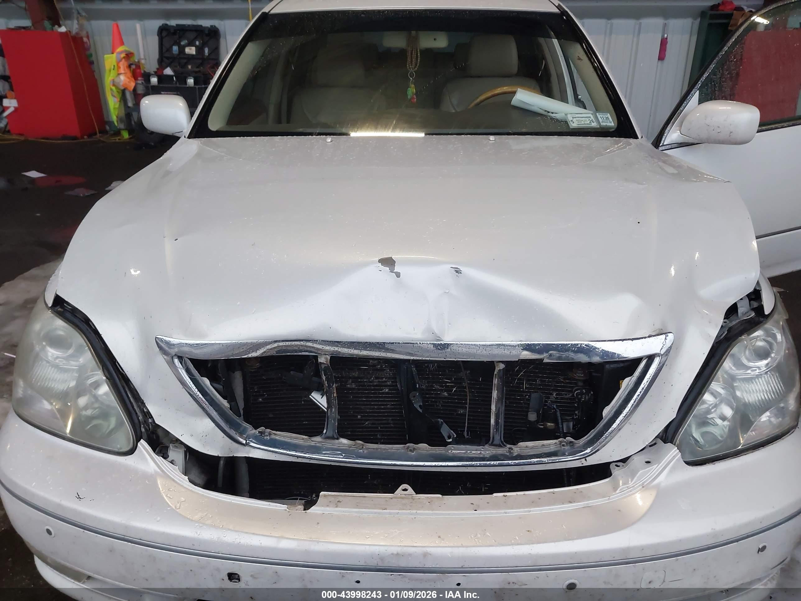 LEXUS LS image 6