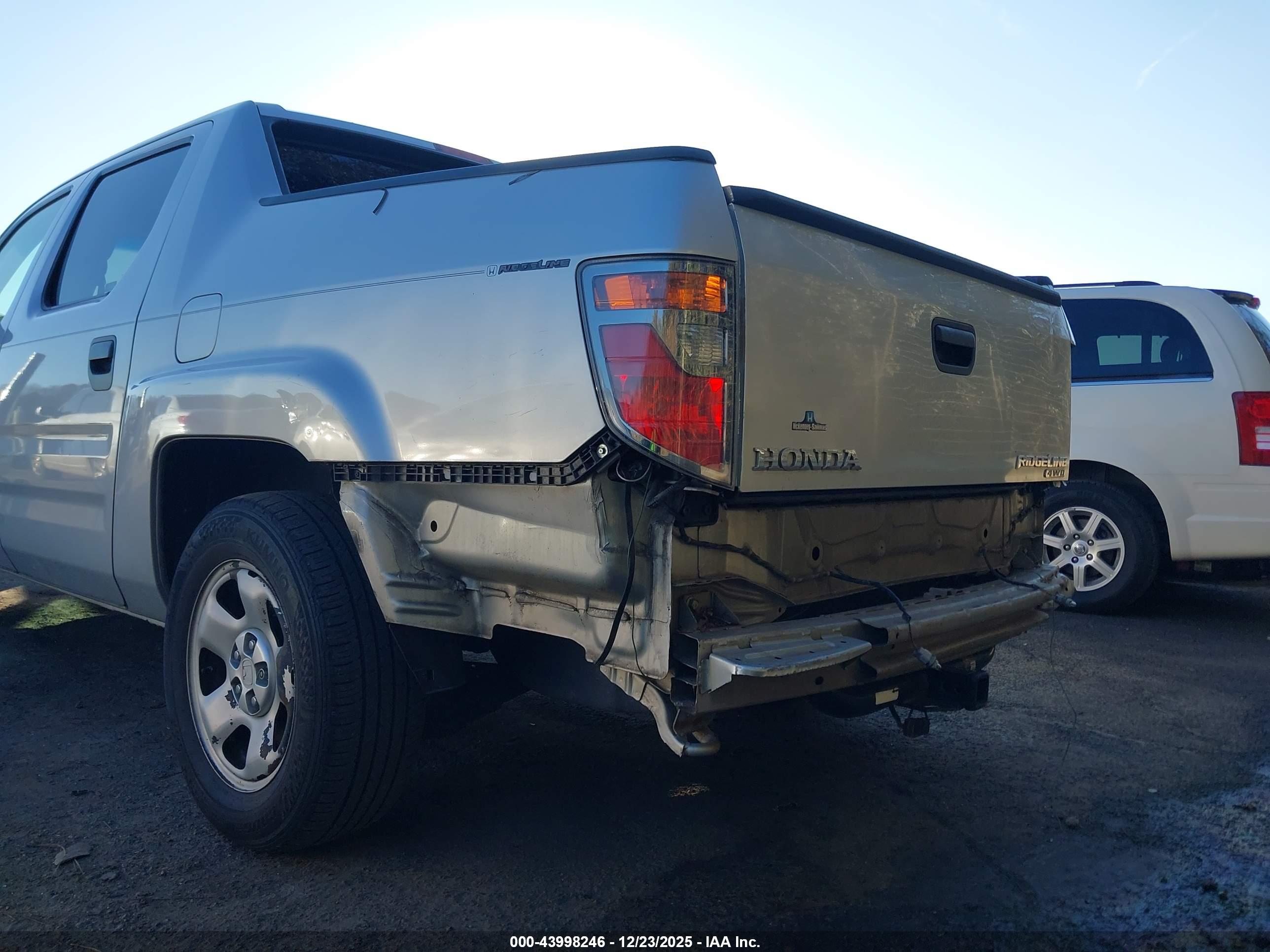 HONDA RIDGELINE image 6