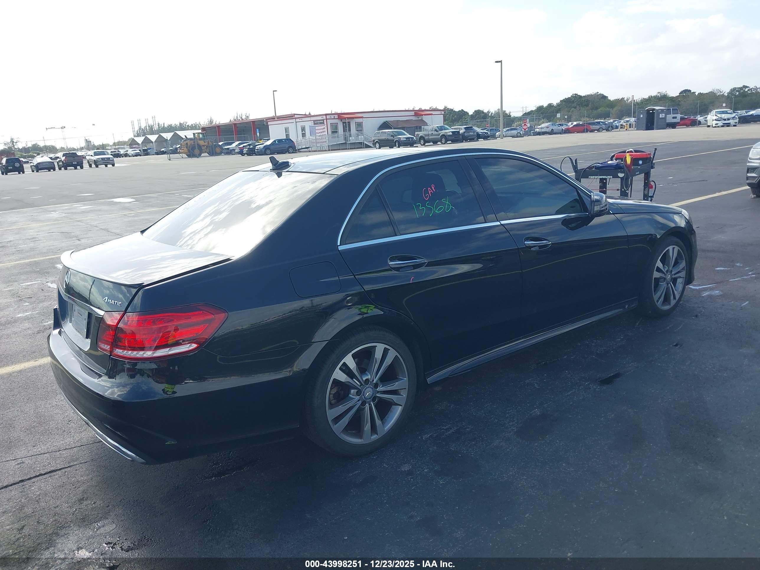 MERCEDES-BENZ E image 4