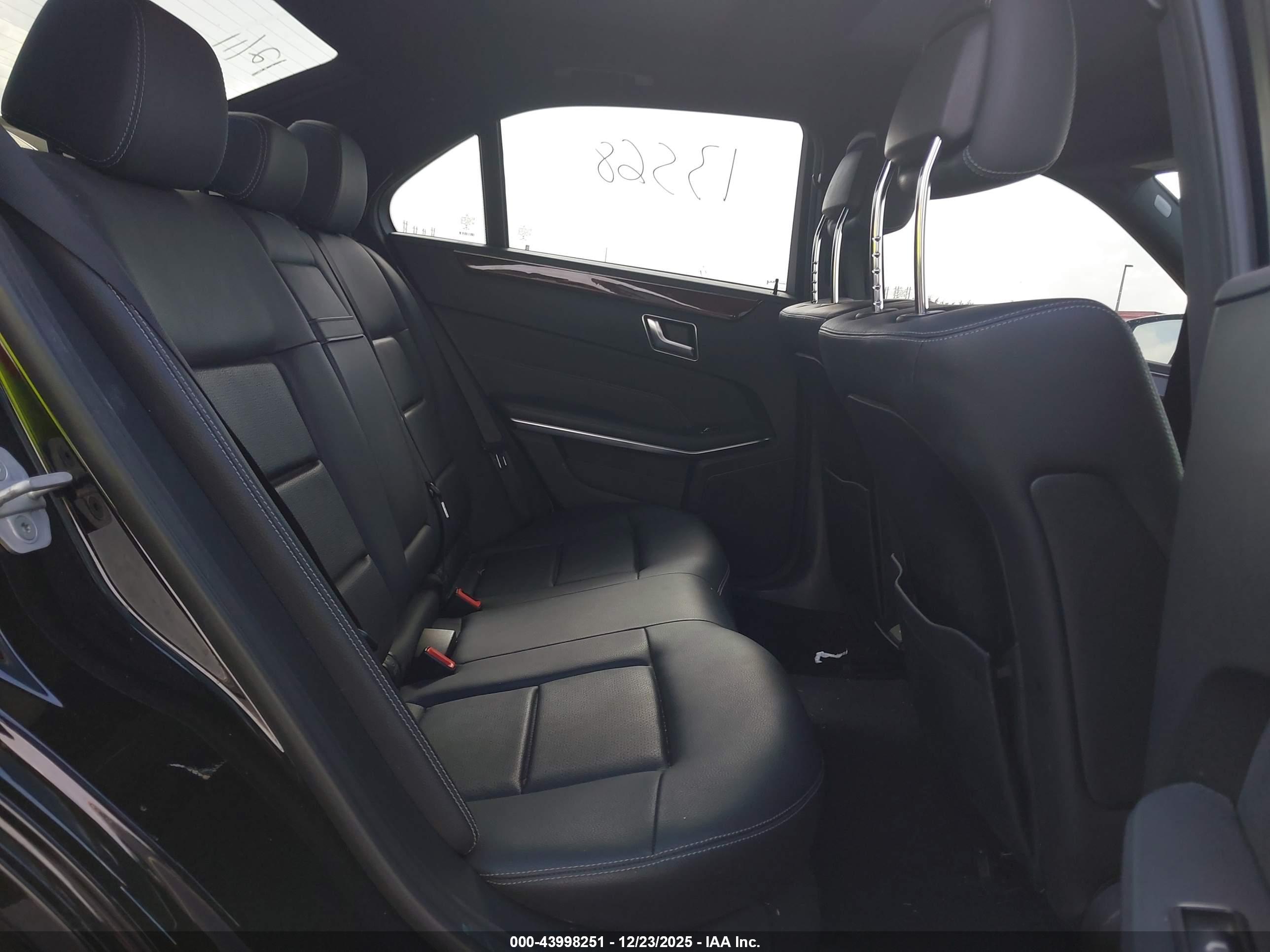MERCEDES-BENZ E image 8
