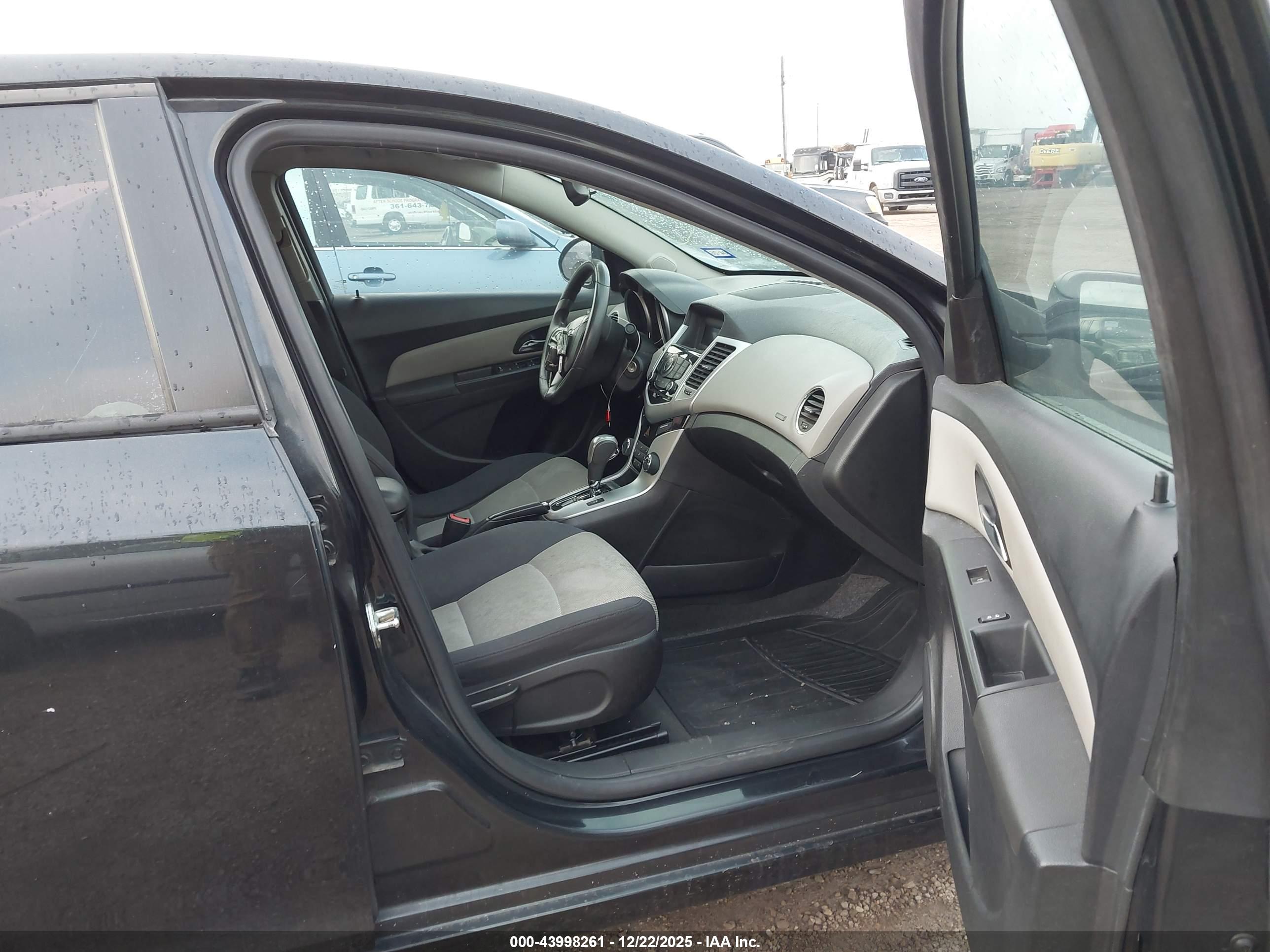 CHEVROLET CRUZE image 5
