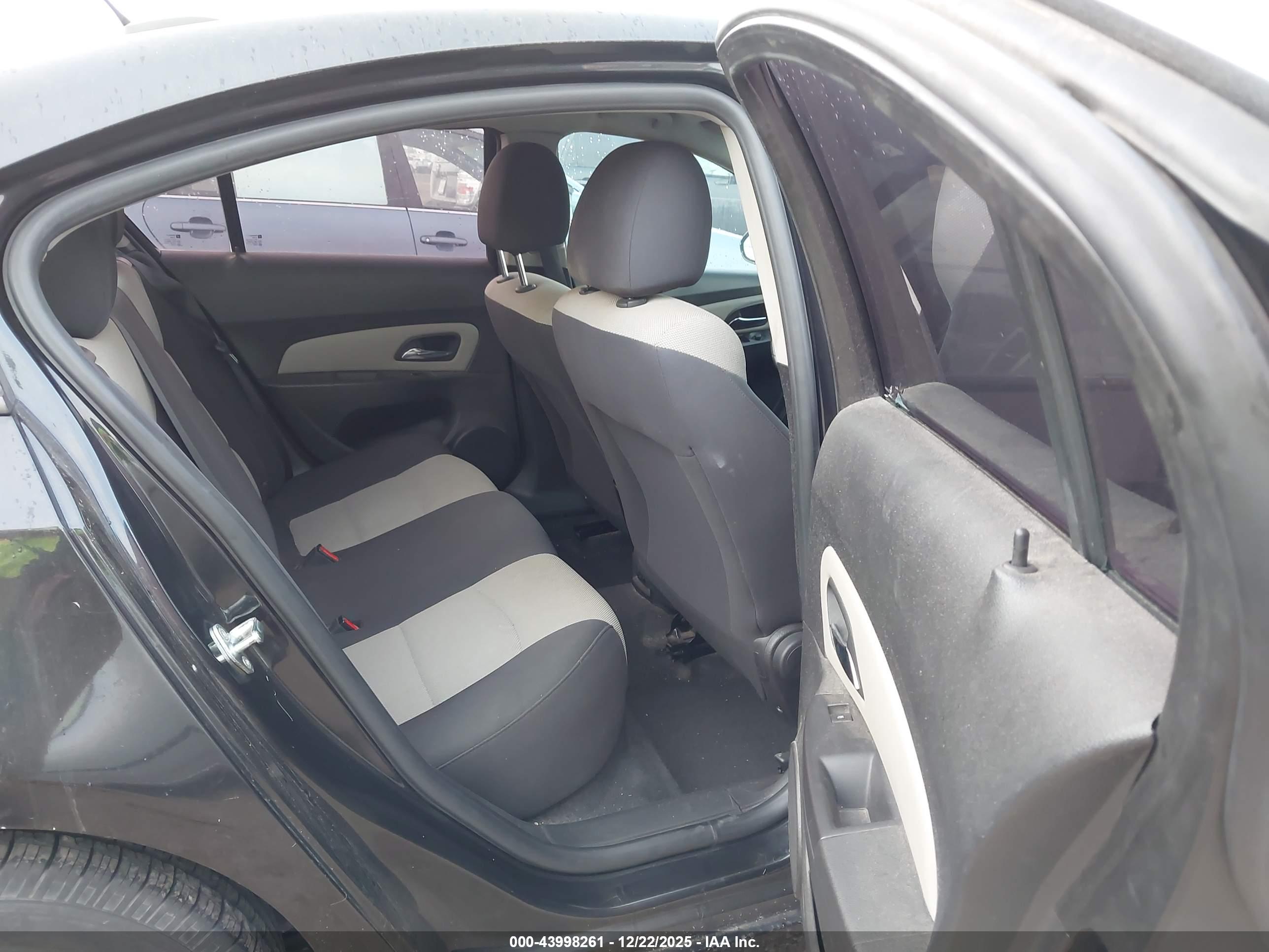 CHEVROLET CRUZE image 8