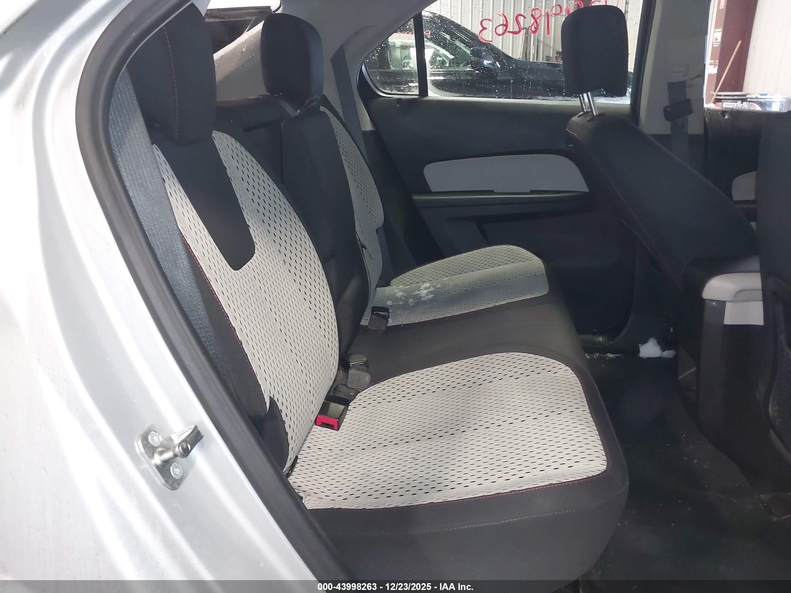 CHEVROLET EQUINOX image 8