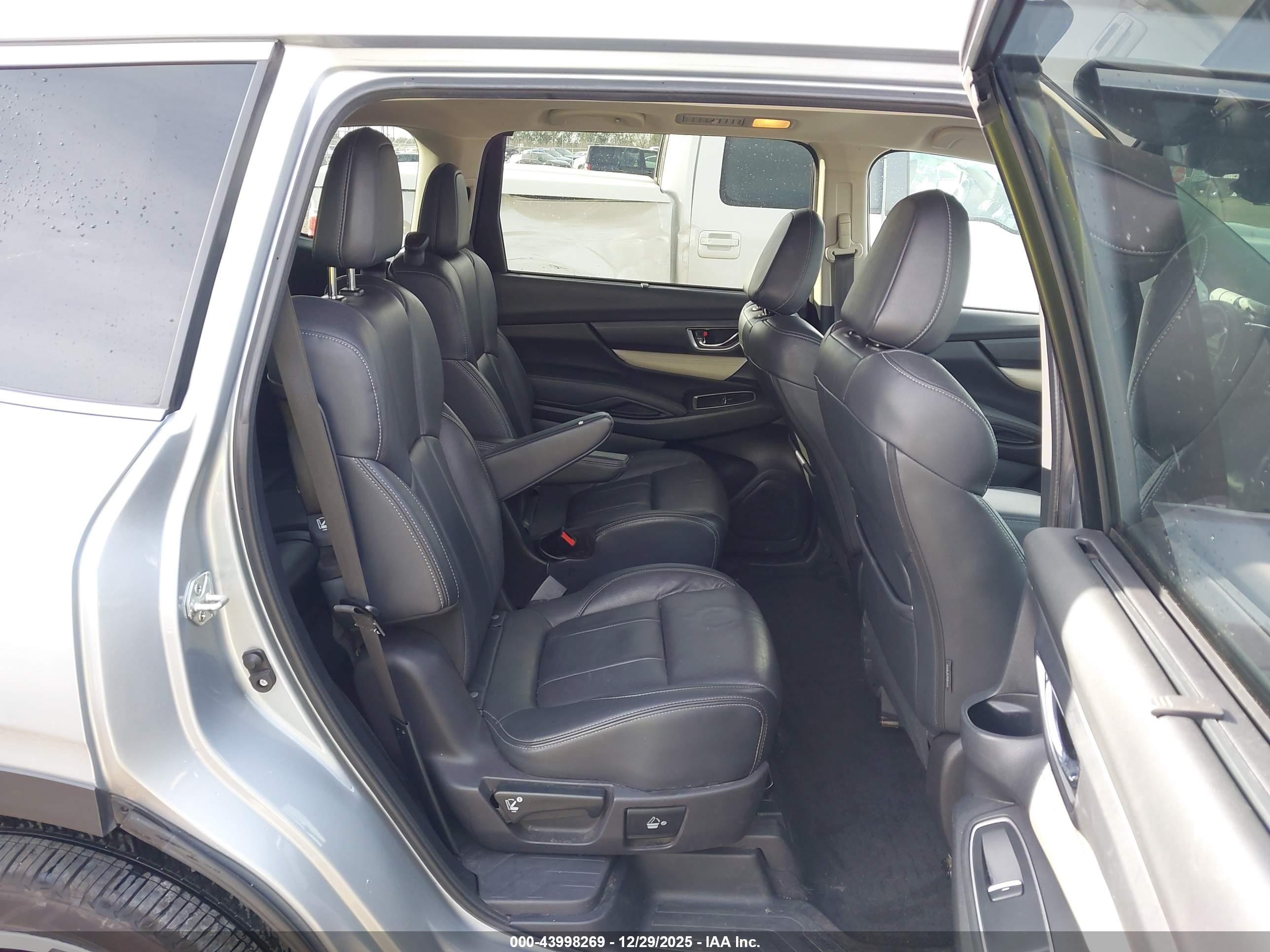 SUBARU ASCENT image 8