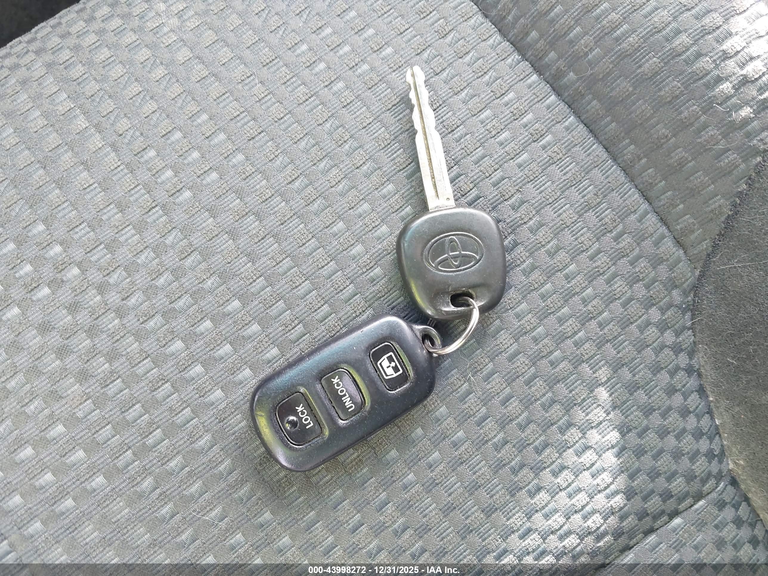 TOYOTA 4RUNNER image 11