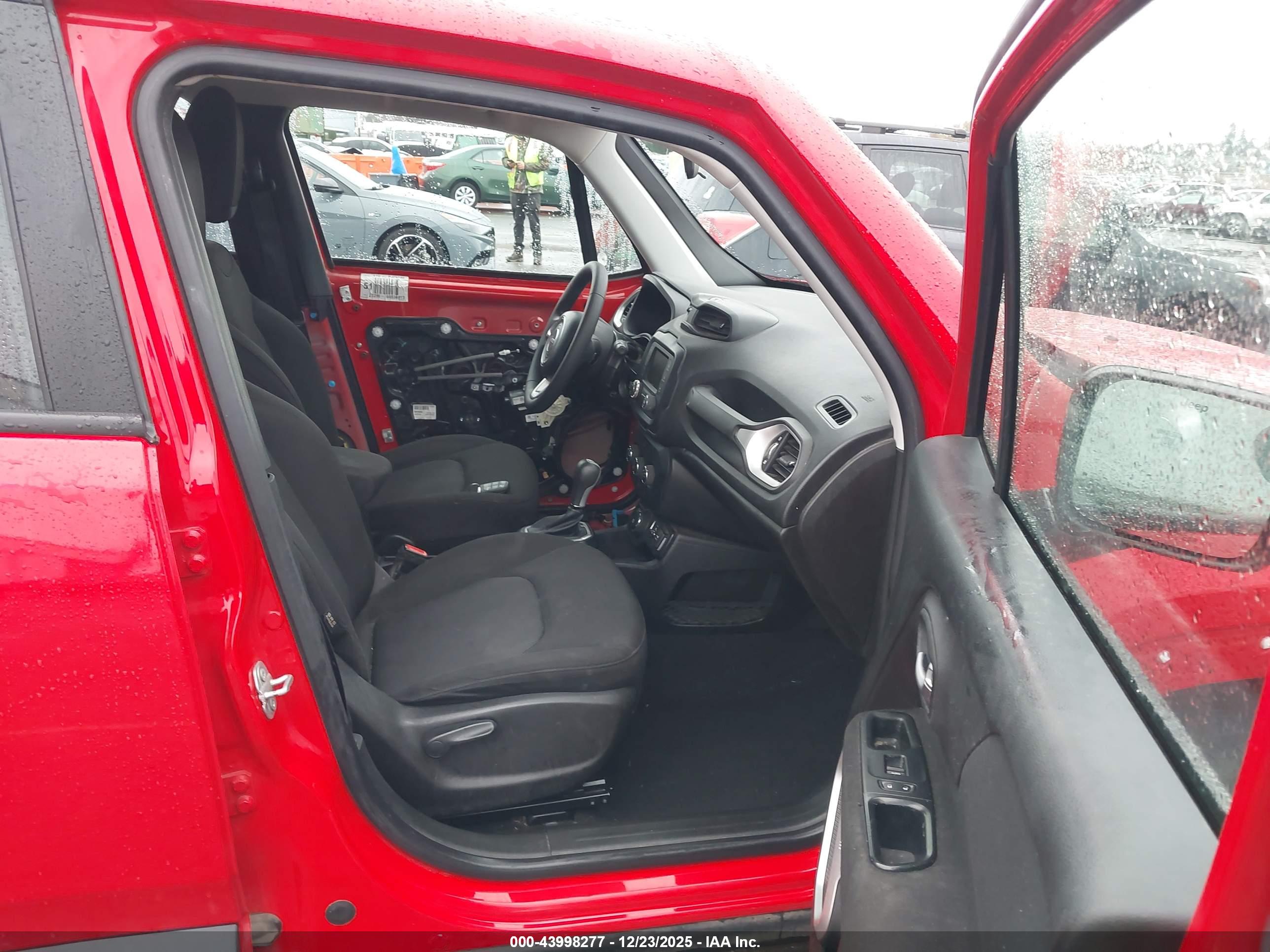 JEEP RENEGADE image 5
