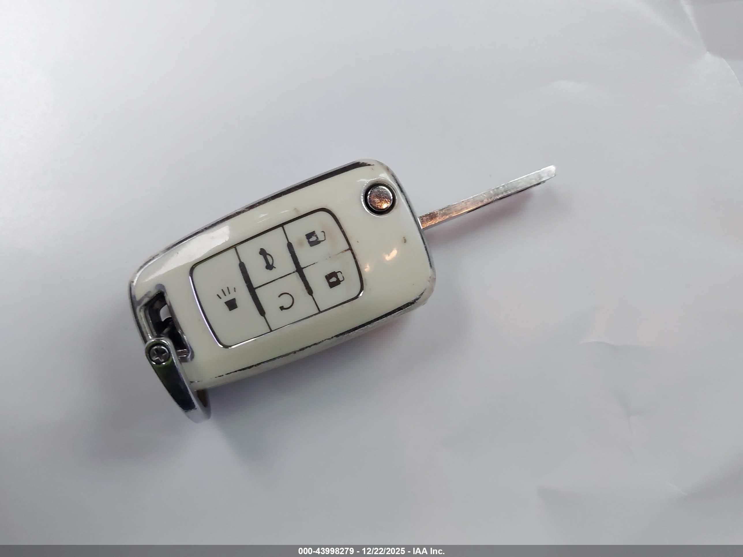 CHEVROLET EQUINOX image 11