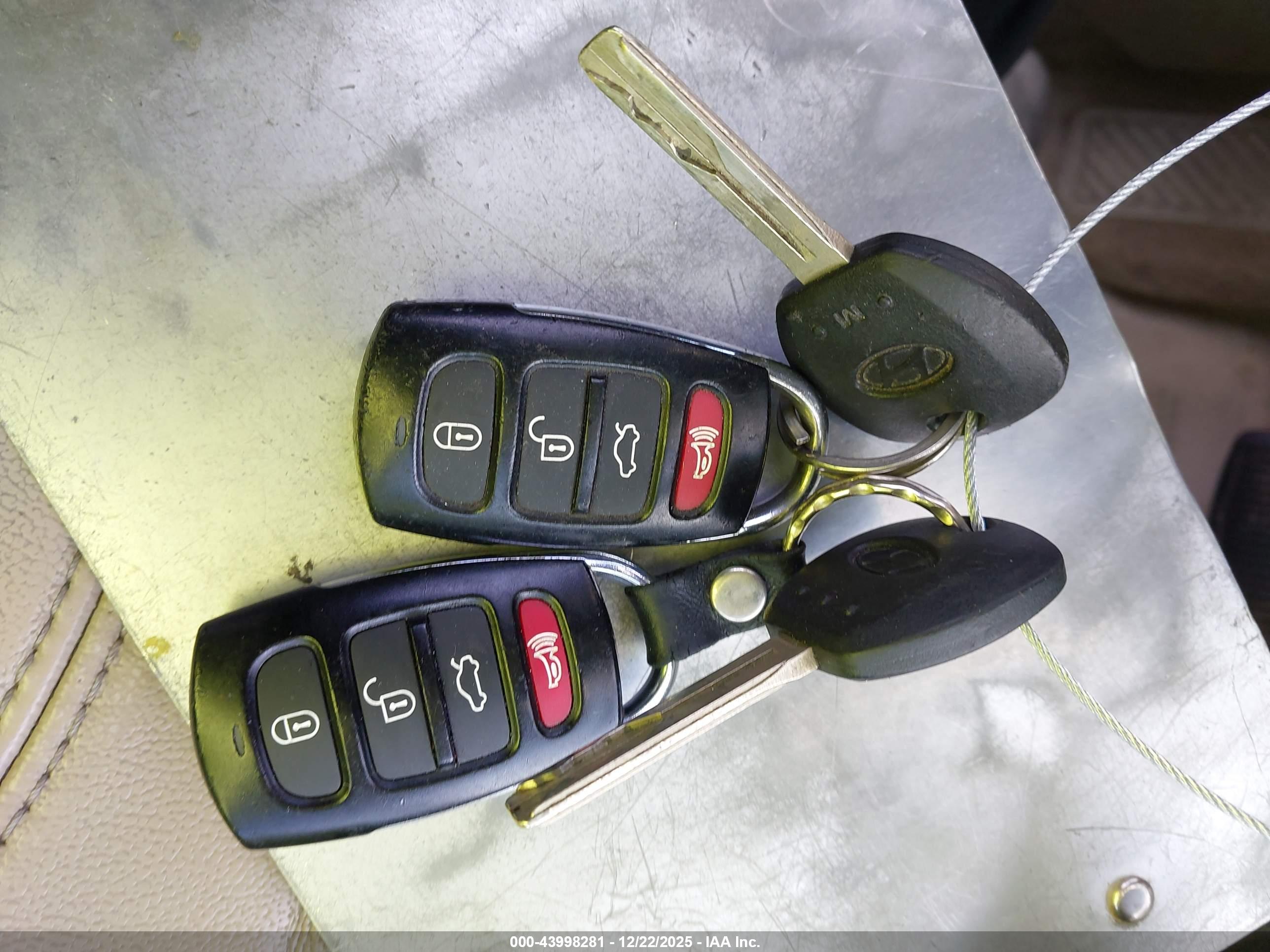 HYUNDAI AZERA image 11