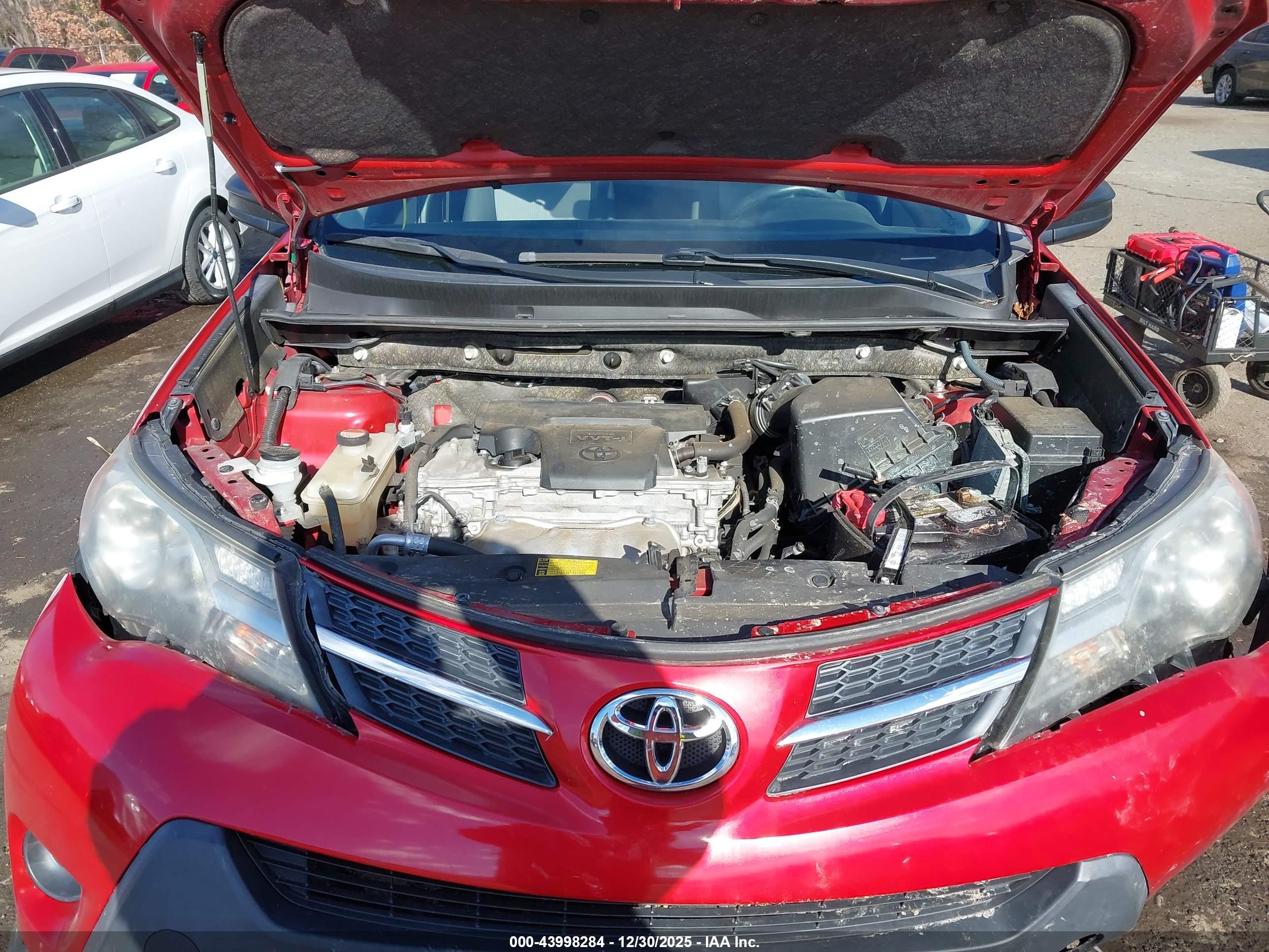 TOYOTA RAV4 image 10